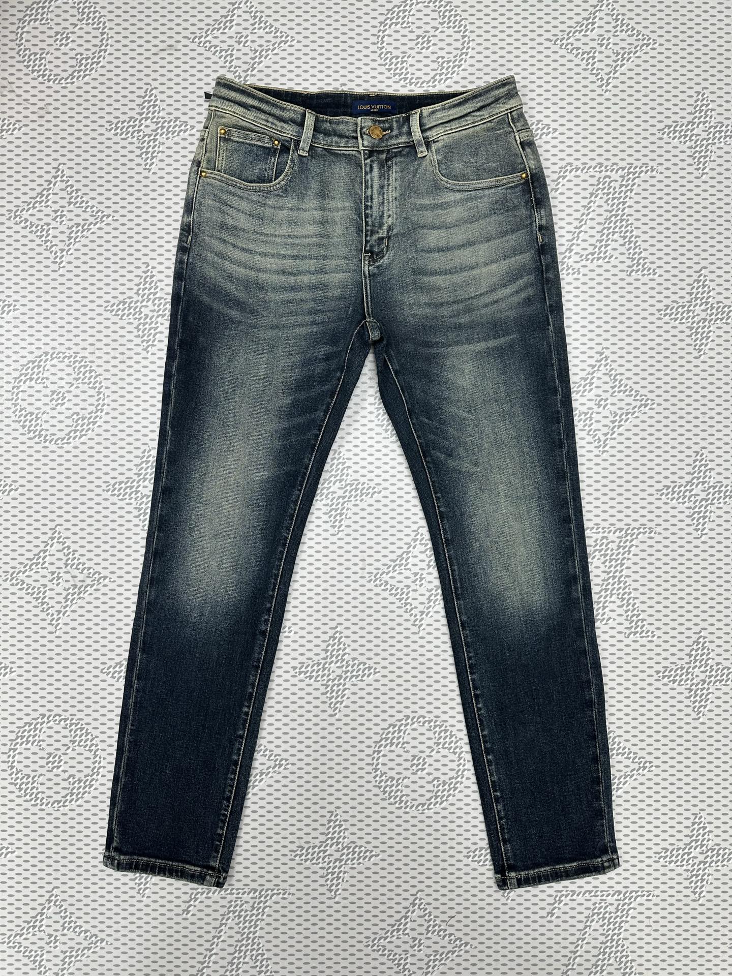 ￼ ￼ ￼ 路易号🚢新品🔥独家【首创】❤️原单品质🍒 爆款手绘工艺 🔥牛仔裤👖超级定制款，原版五金，超级