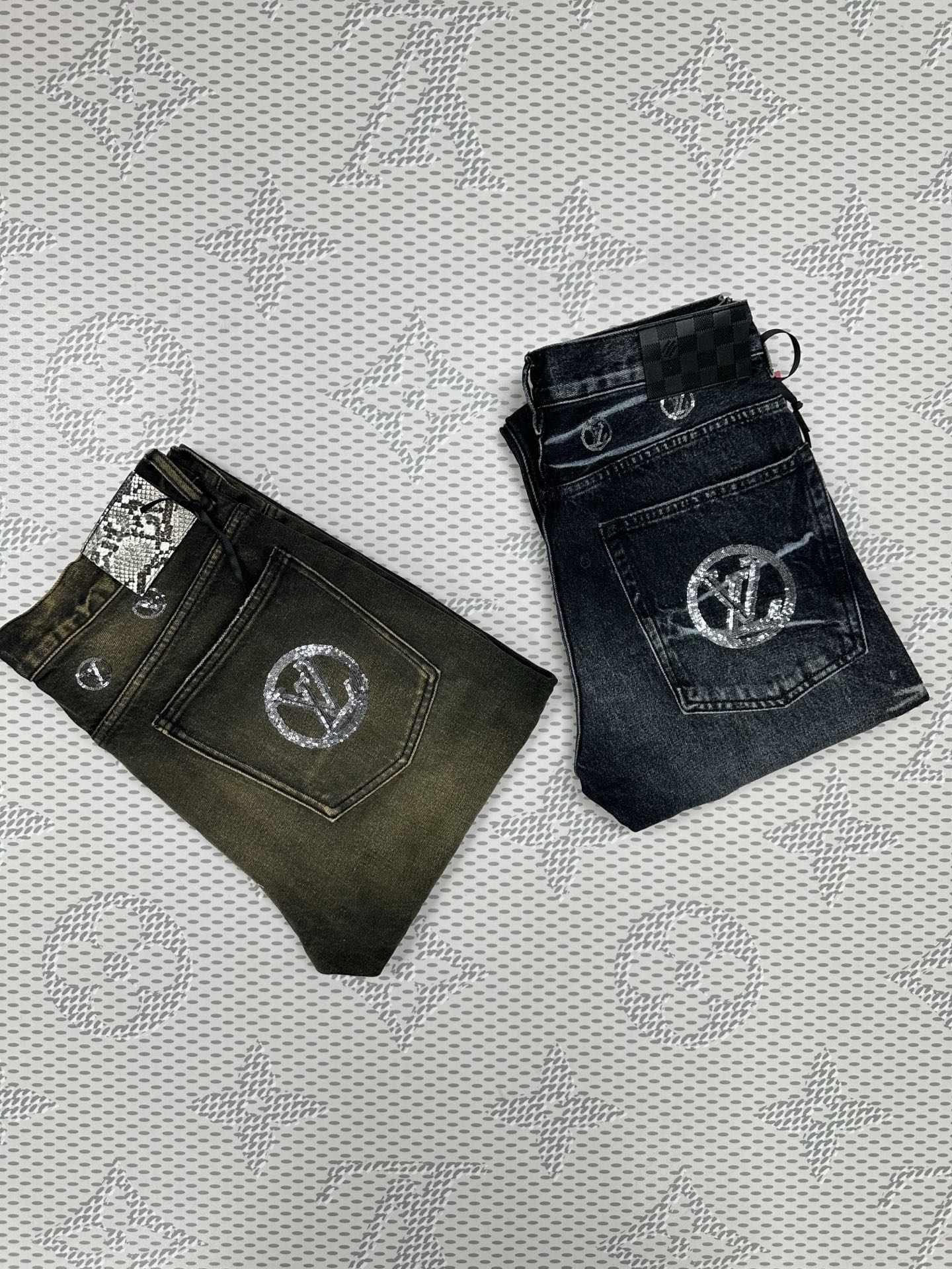 。bling✨🔥微喇🔥独家【首创】❤️原单品质🍒 爆款🔥牛仔裤👖超级定制款，原版五金，超级重工工艺，版型