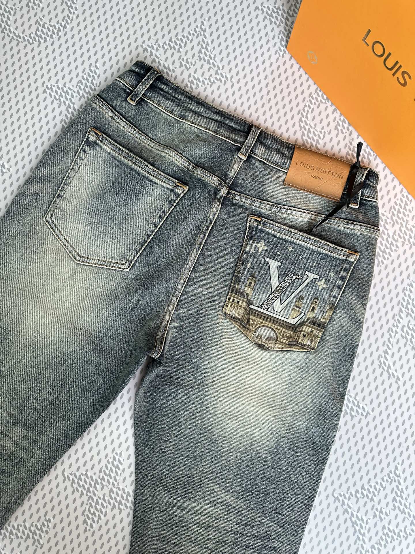 秋冬🔥新款现货上市🔥🔥原单爆款牛仔裤👖超级定制款，原版五金，超级重工工艺，版型超赞👍细节做工无可挑剔！款