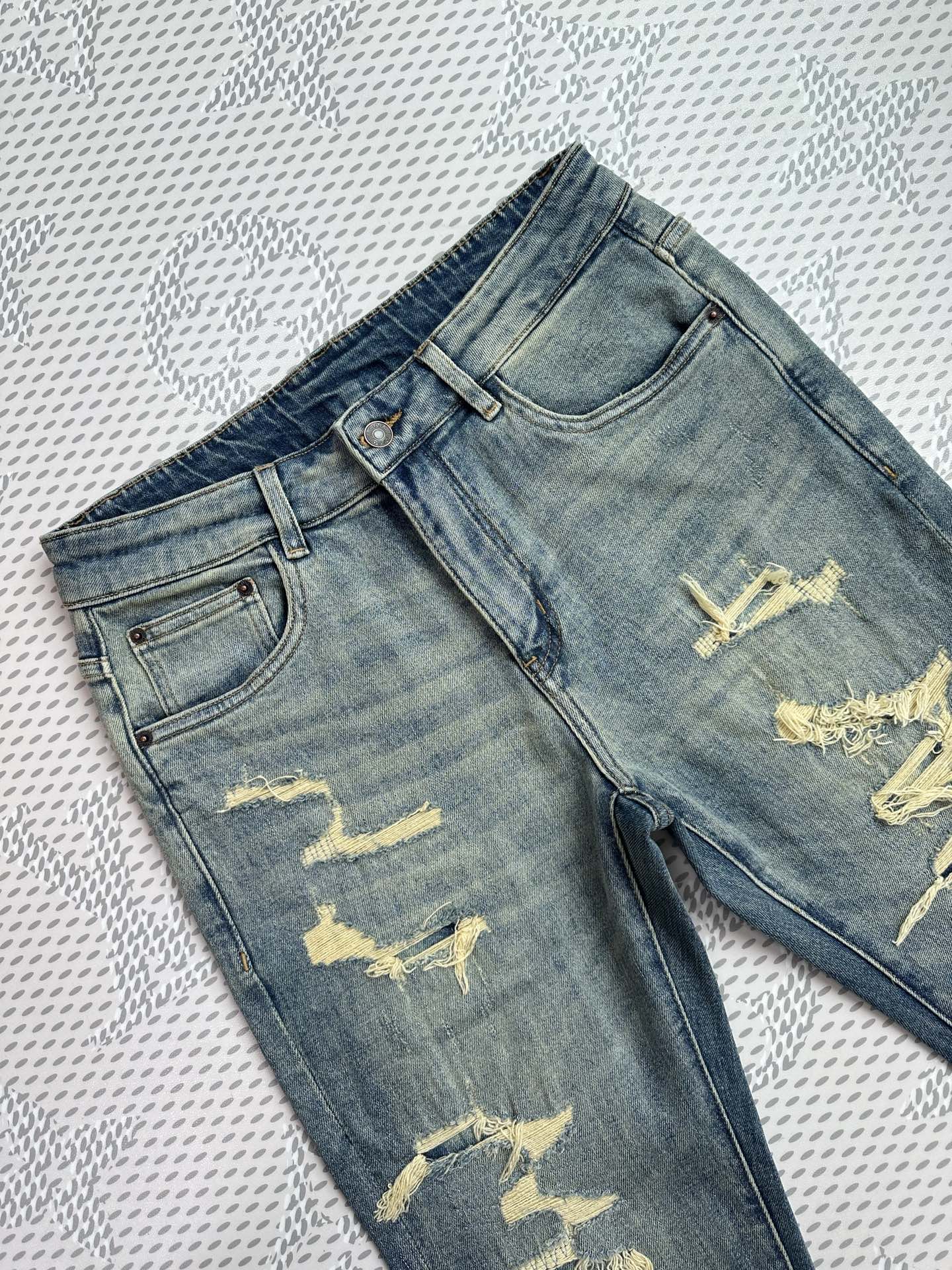 秋冬🔥新款现货上市🔥🔥原单爆款牛仔裤👖超级定制款，原版五金，超级重工工艺，版型超赞👍细节做工无可挑剔！款