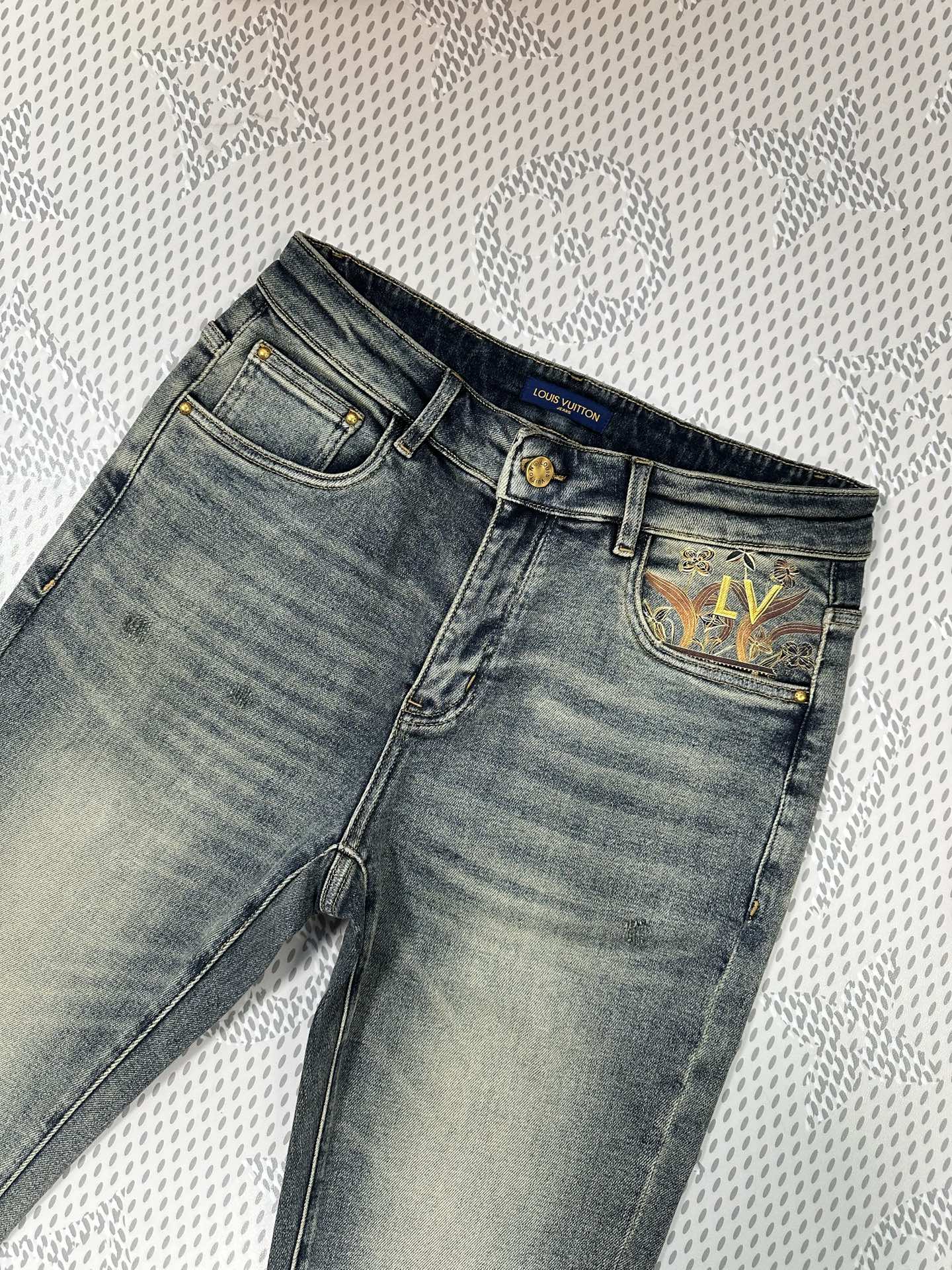 秋冬🔥新款现货上市🔥🔥原单爆款牛仔裤👖超级定制款，原版五金，超级重工工艺，版型超赞👍细节做工无可挑剔！款