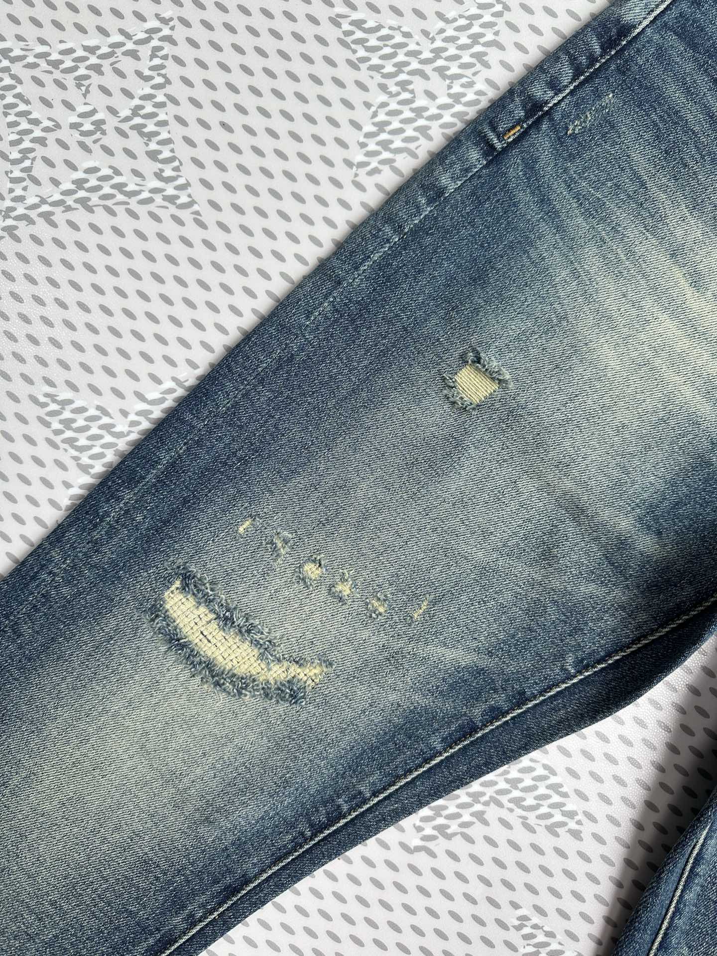🔥💥春夏💥新款现货上市🔥🔥原单爆款牛仔裤👖超级定制款，原版五金，超级重工工艺，版型超赞👍细节做工无可挑剔
