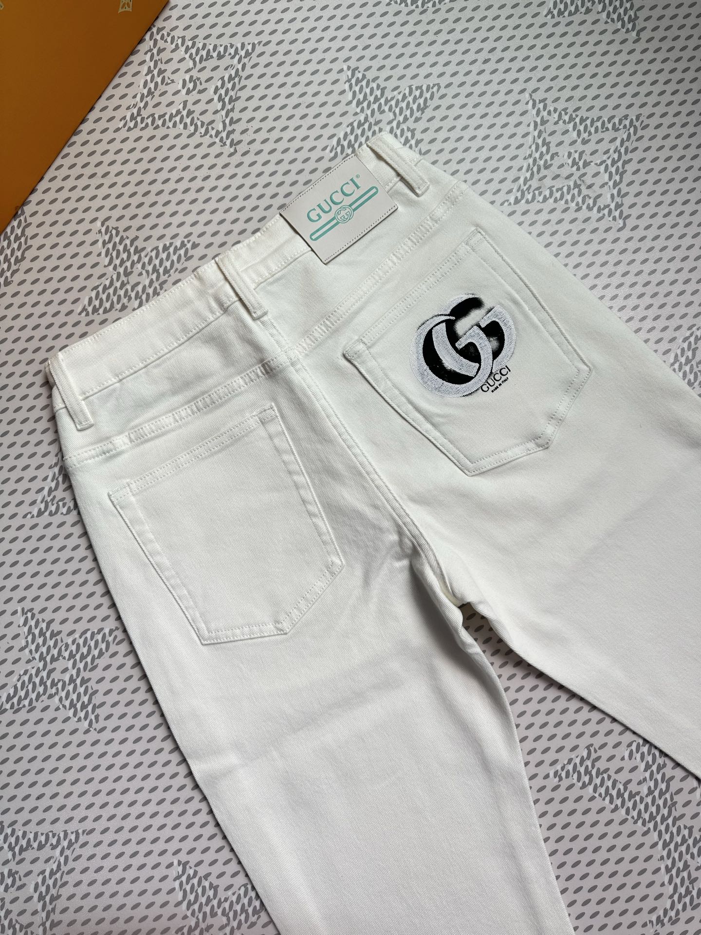 🔥💥春夏💥新款现货上市🔥🔥原单爆款牛仔裤👖超级定制款，原版五金，超级重工工艺，版型超赞👍细节做工无可挑剔