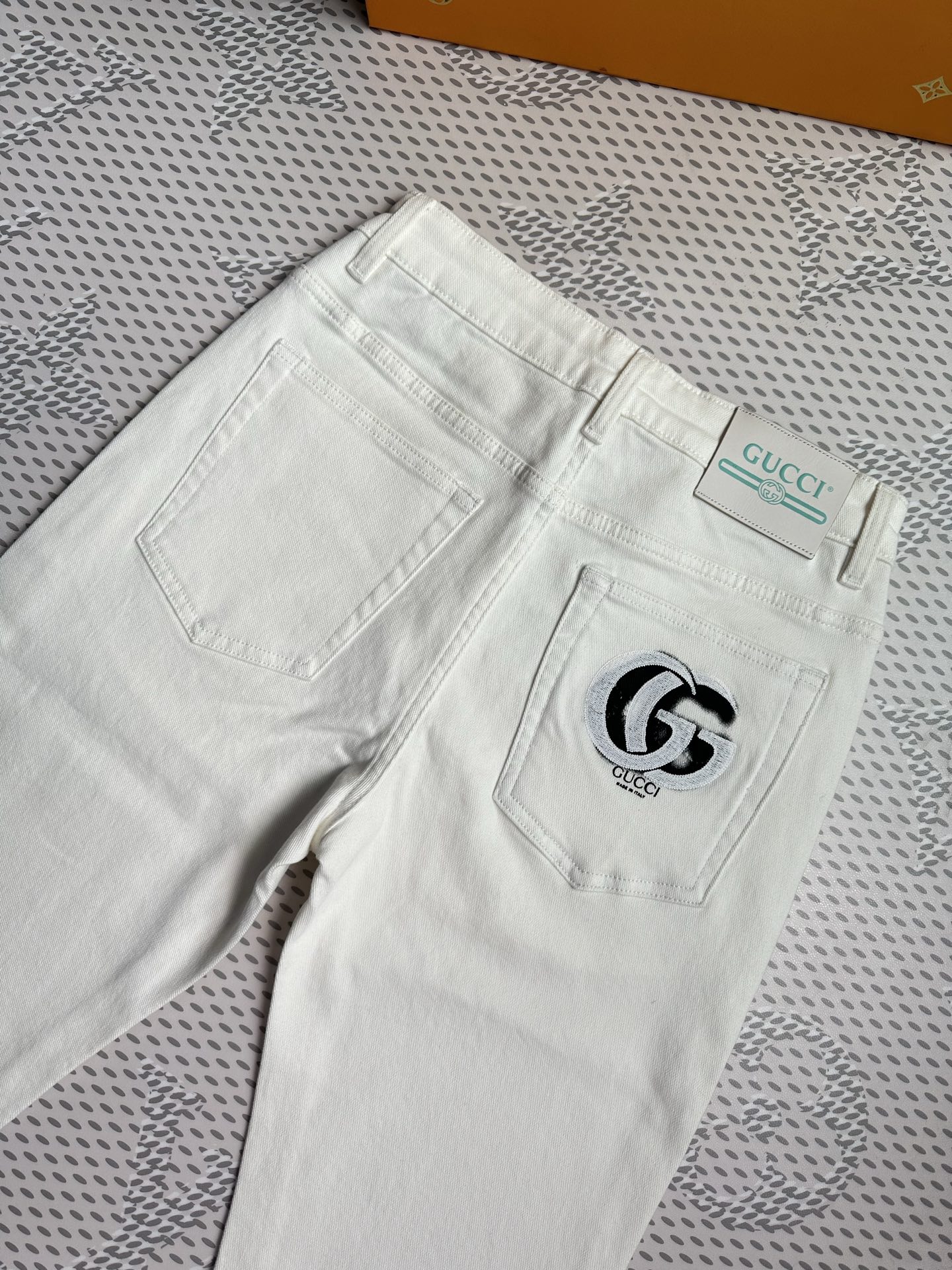 🔥💥春夏💥新款现货上市🔥🔥原单爆款牛仔裤👖超级定制款，原版五金，超级重工工艺，版型超赞👍细节做工无可挑剔