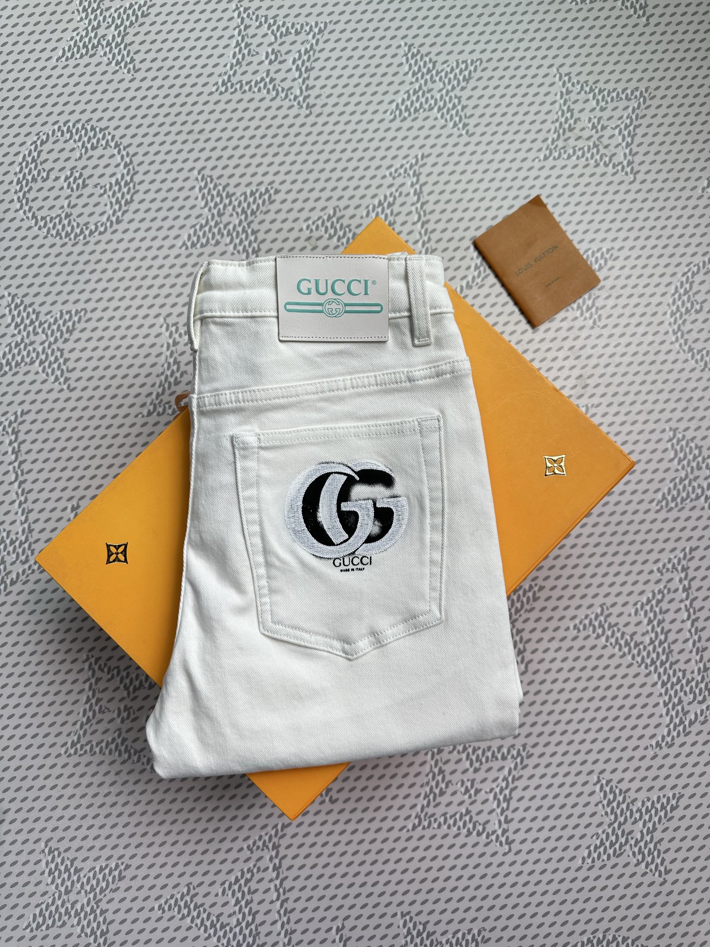 🔥💥春夏💥新款现货上市🔥🔥原单爆款牛仔裤👖超级定制款，原版五金，超级重工工艺，版型超赞👍细节做工无可挑剔