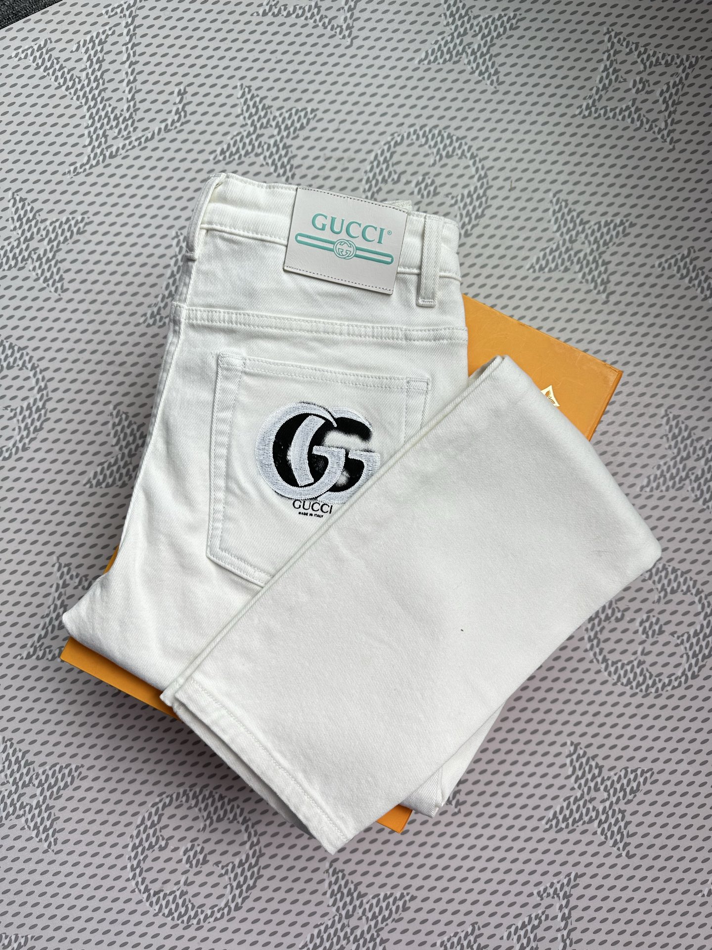 🔥💥春夏💥新款现货上市🔥🔥原单爆款牛仔裤👖超级定制款，原版五金，超级重工工艺，版型超赞👍细节做工无可挑剔