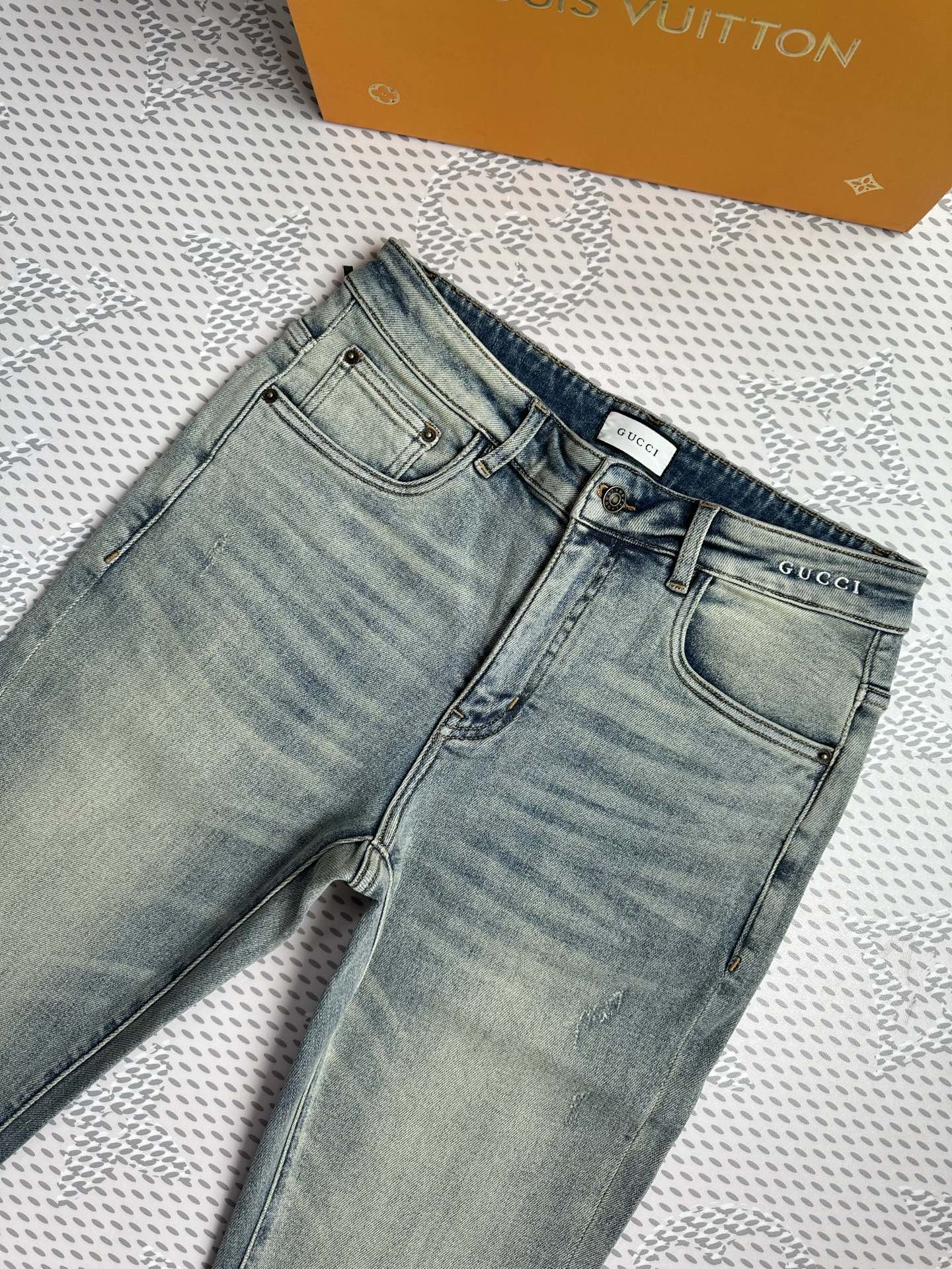 🔥💥春夏💥新款现货上市🔥🔥原单爆款牛仔裤👖超级定制款，原版五金，超级重工工艺，版型超赞👍细节做工无可挑剔