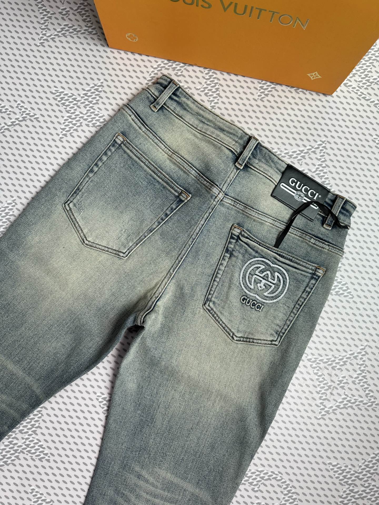 🔥💥春夏💥新款现货上市🔥🔥原单爆款牛仔裤👖超级定制款，原版五金，超级重工工艺，版型超赞👍细节做工无可挑剔