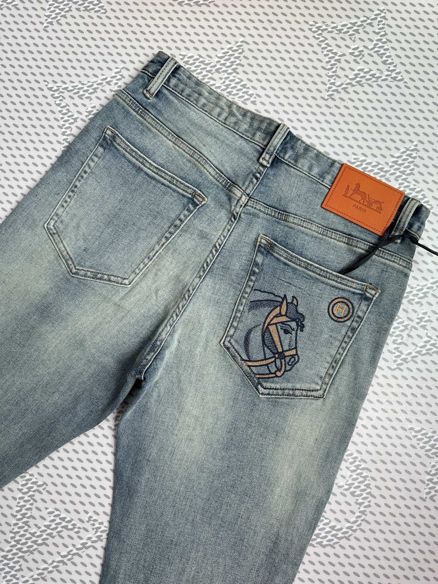 🔥💥春夏💥新款现货上市🔥🔥原单爆款牛仔裤👖超级定制款，原版五金，超级重工工艺，版型超赞👍细节做工无可挑剔