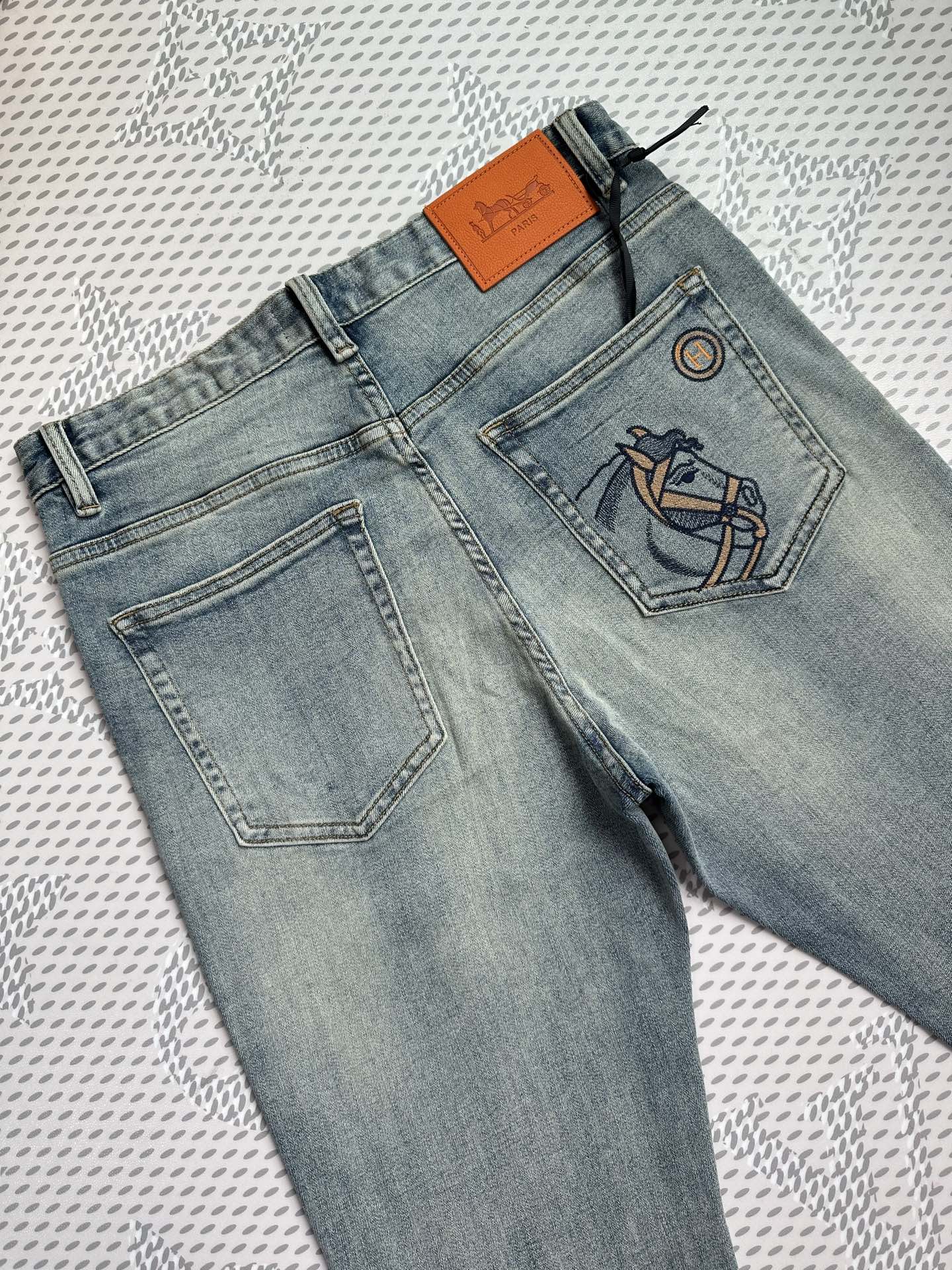 🔥💥春夏💥新款现货上市🔥🔥原单爆款牛仔裤👖超级定制款，原版五金，超级重工工艺，版型超赞👍细节做工无可挑剔