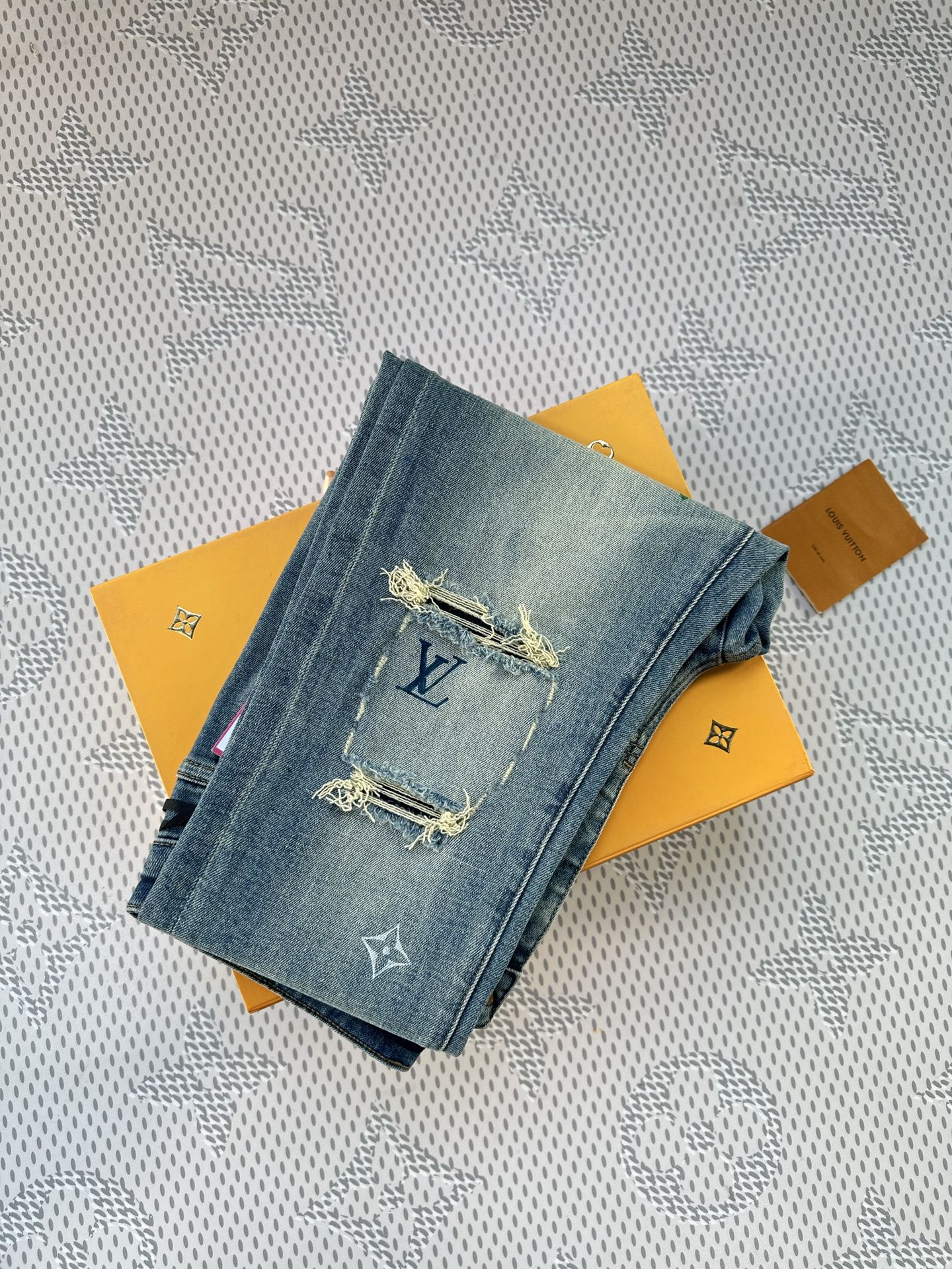 🔥💥春夏💥新款现货上市🔥🔥原单爆款牛仔裤👖超级定制款，原版五金，超级重工工艺，版型超赞👍细节做工无可挑剔
