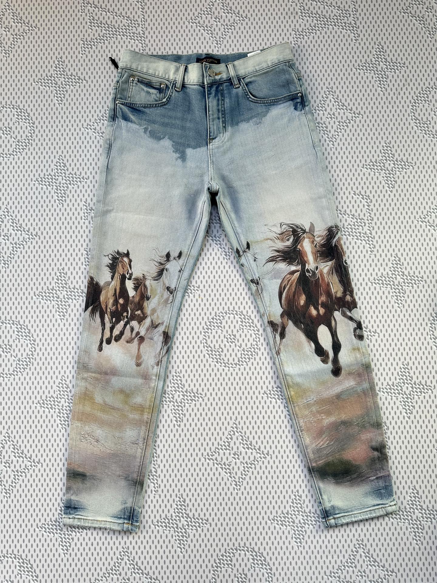 🔥💥春夏💥新款现货上市🔥🔥原单爆款牛仔裤👖超级定制款，原版五金，超级重工工艺，版型超赞👍细节做工无可挑剔
