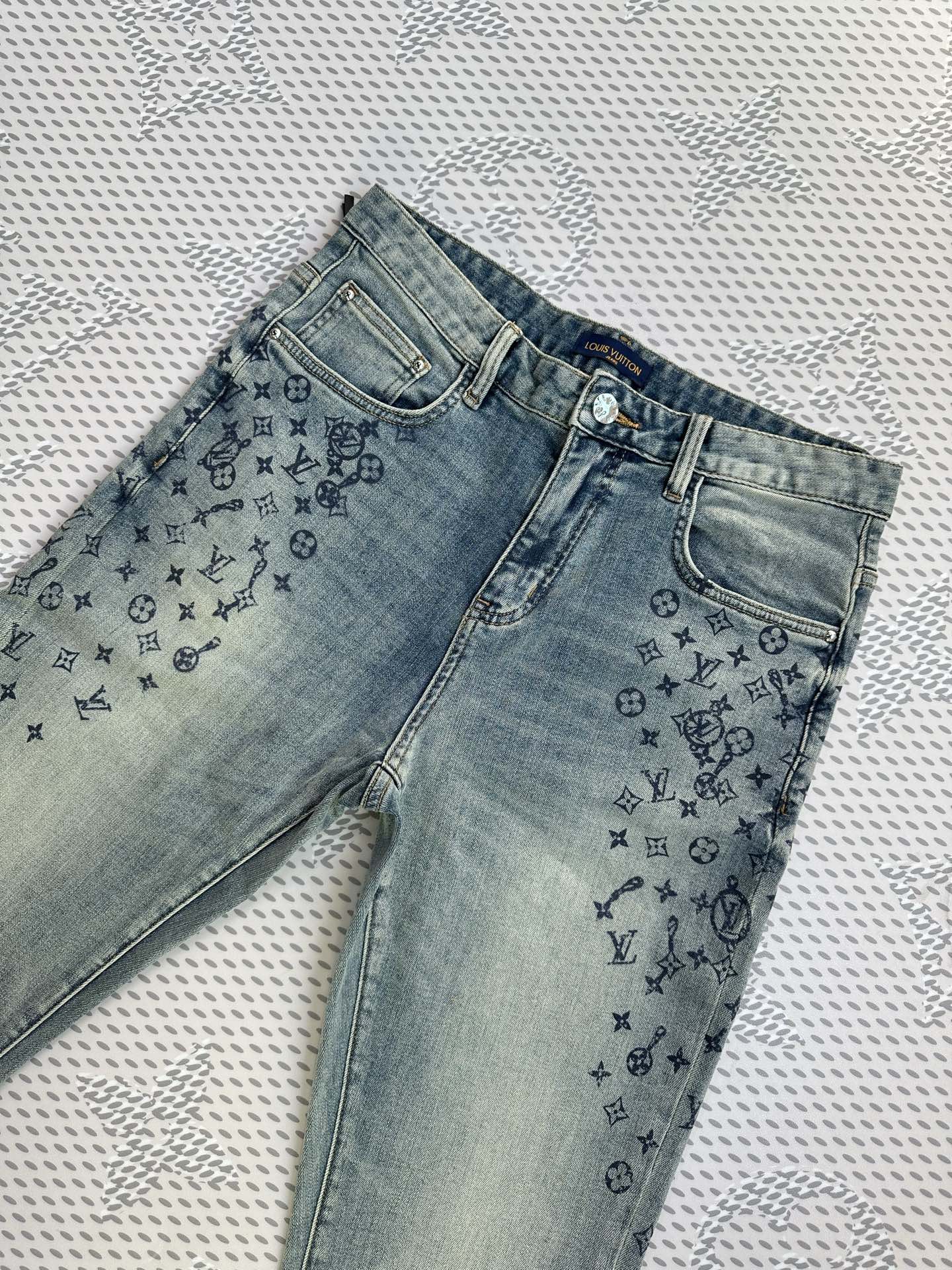 🔥💥春夏💥新款现货上市🔥🔥原单爆款牛仔裤👖超级定制款，原版五金，超级重工工艺，版型超赞👍细节做工无可挑剔