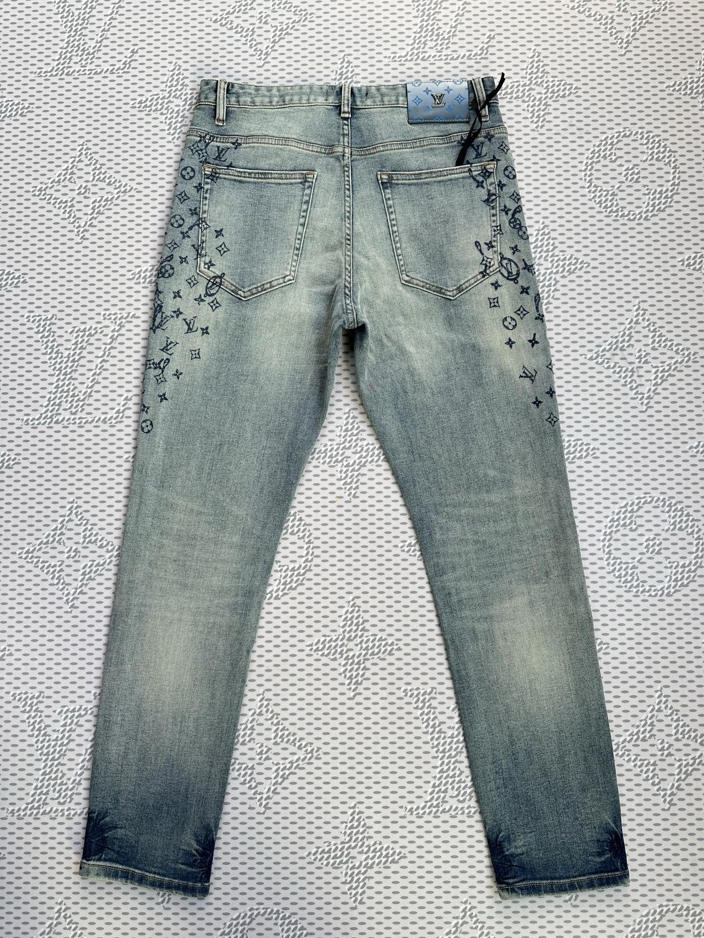 🔥💥春夏💥新款现货上市🔥🔥原单爆款牛仔裤👖超级定制款，原版五金，超级重工工艺，版型超赞👍细节做工无可挑剔