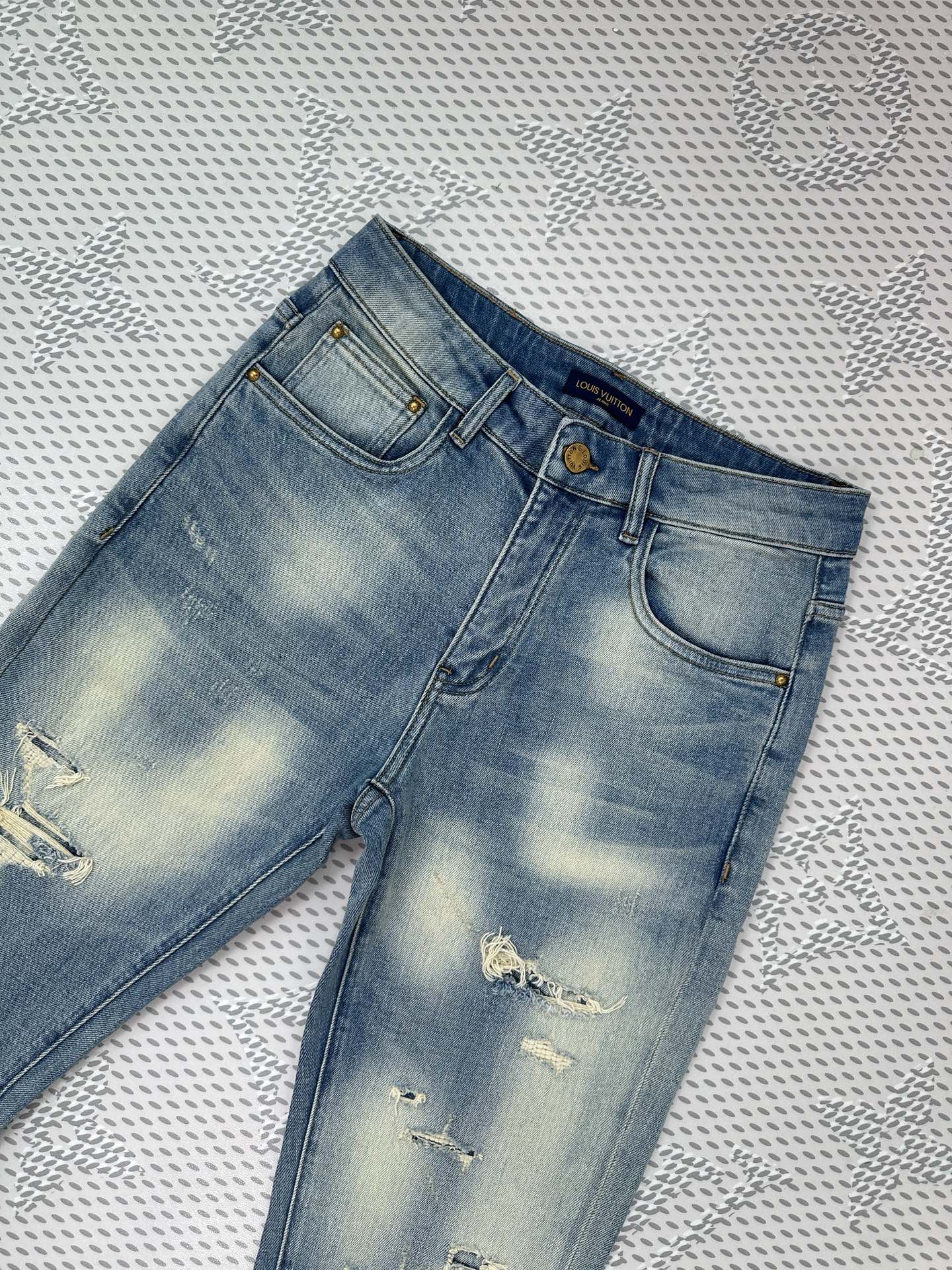 春夏新品🔥独家【首创】❤️原单品质🍒 爆款🔥牛仔裤👖超级定制款，原版五金，超级重工工艺，版型超赞👍细节做
