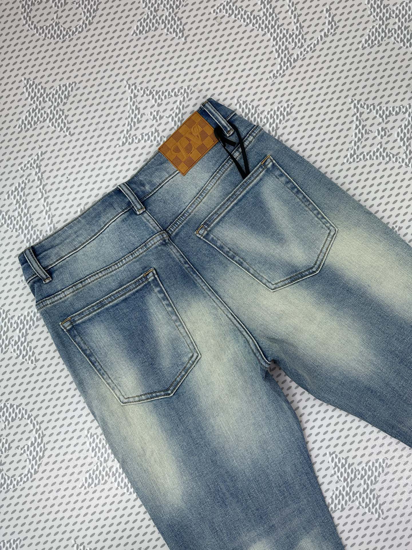 春夏新品🔥独家【首创】❤️原单品质🍒 爆款🔥牛仔裤👖超级定制款，原版五金，超级重工工艺，版型超赞👍细节做