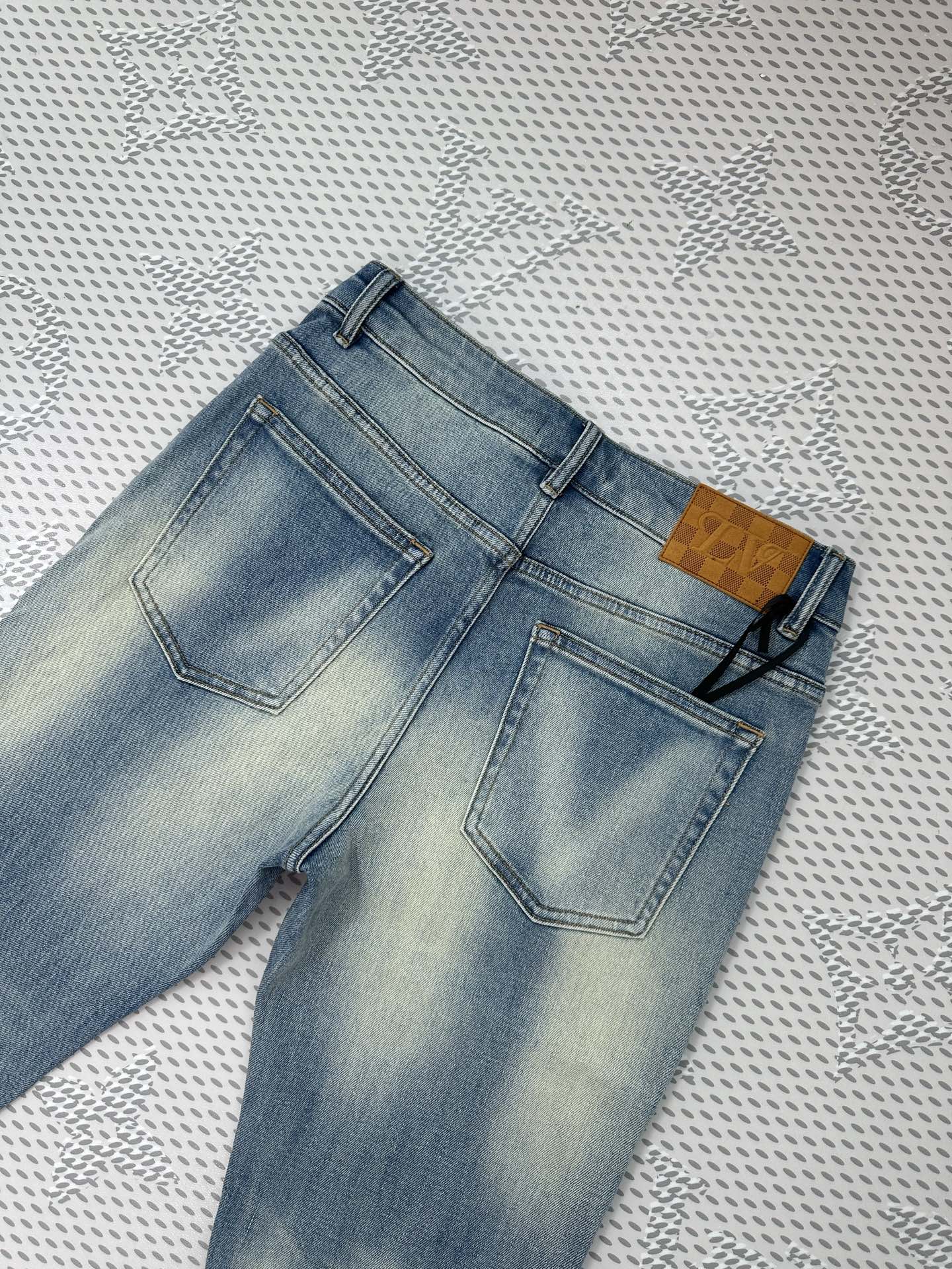 春夏新品🔥独家【首创】❤️原单品质🍒 爆款🔥牛仔裤👖超级定制款，原版五金，超级重工工艺，版型超赞👍细节做