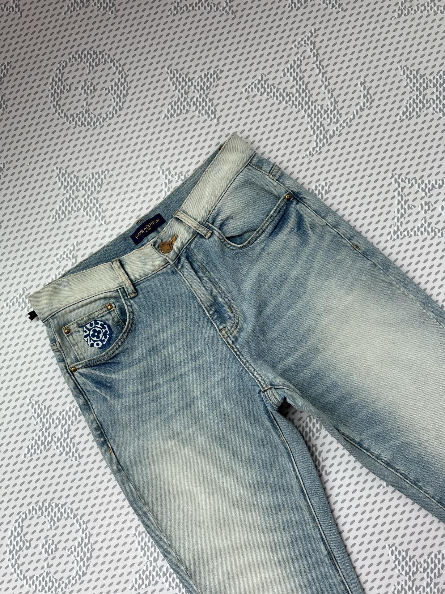 春夏新品🔥独家【首创】❤️原单品质🍒 爆款🔥牛仔裤👖超级定制款，原版五金，超级重工工艺，版型超赞👍细节做