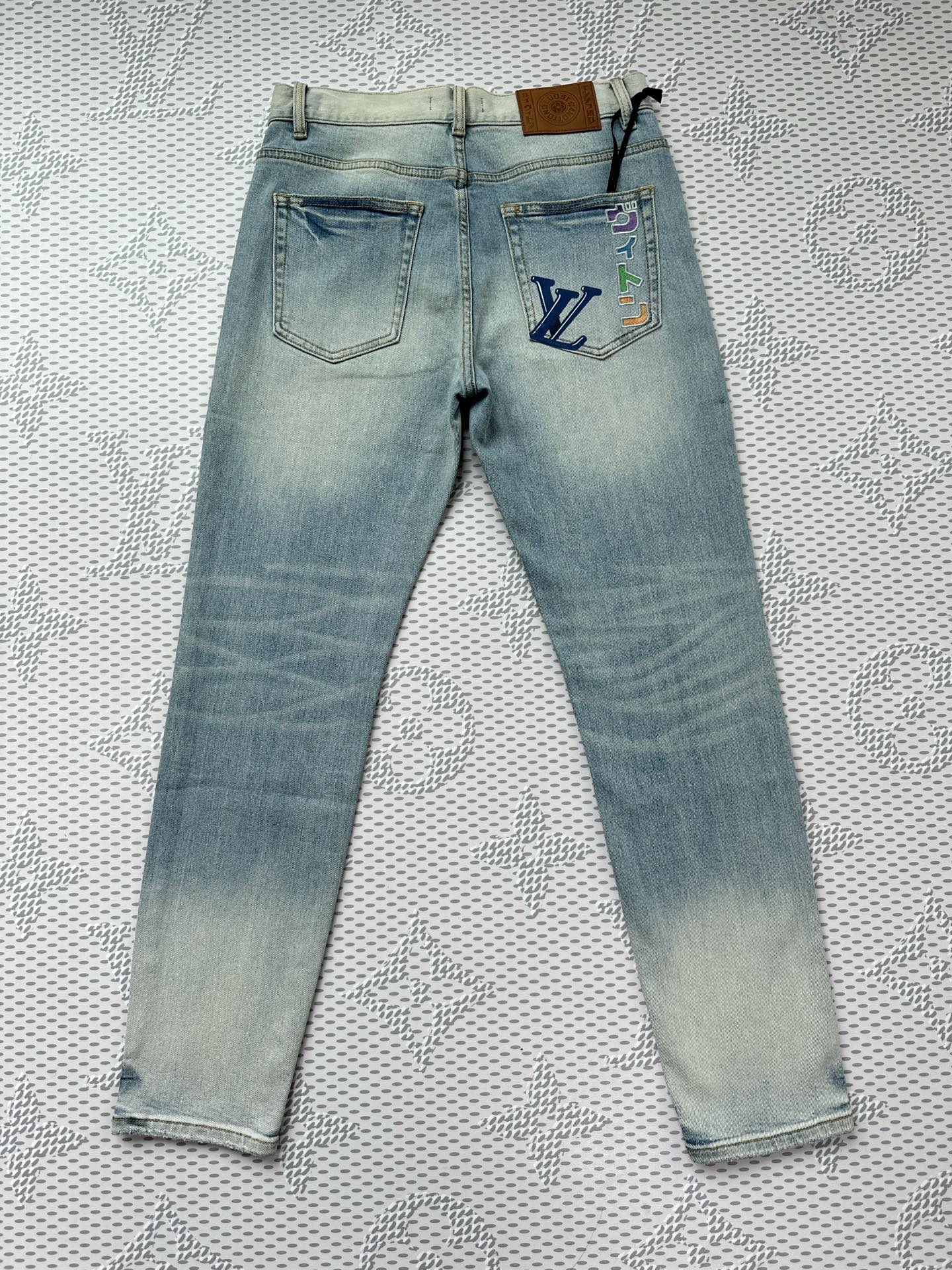 春夏新品🔥独家【首创】❤️原单品质🍒 爆款🔥牛仔裤👖超级定制款，原版五金，超级重工工艺，版型超赞👍细节做