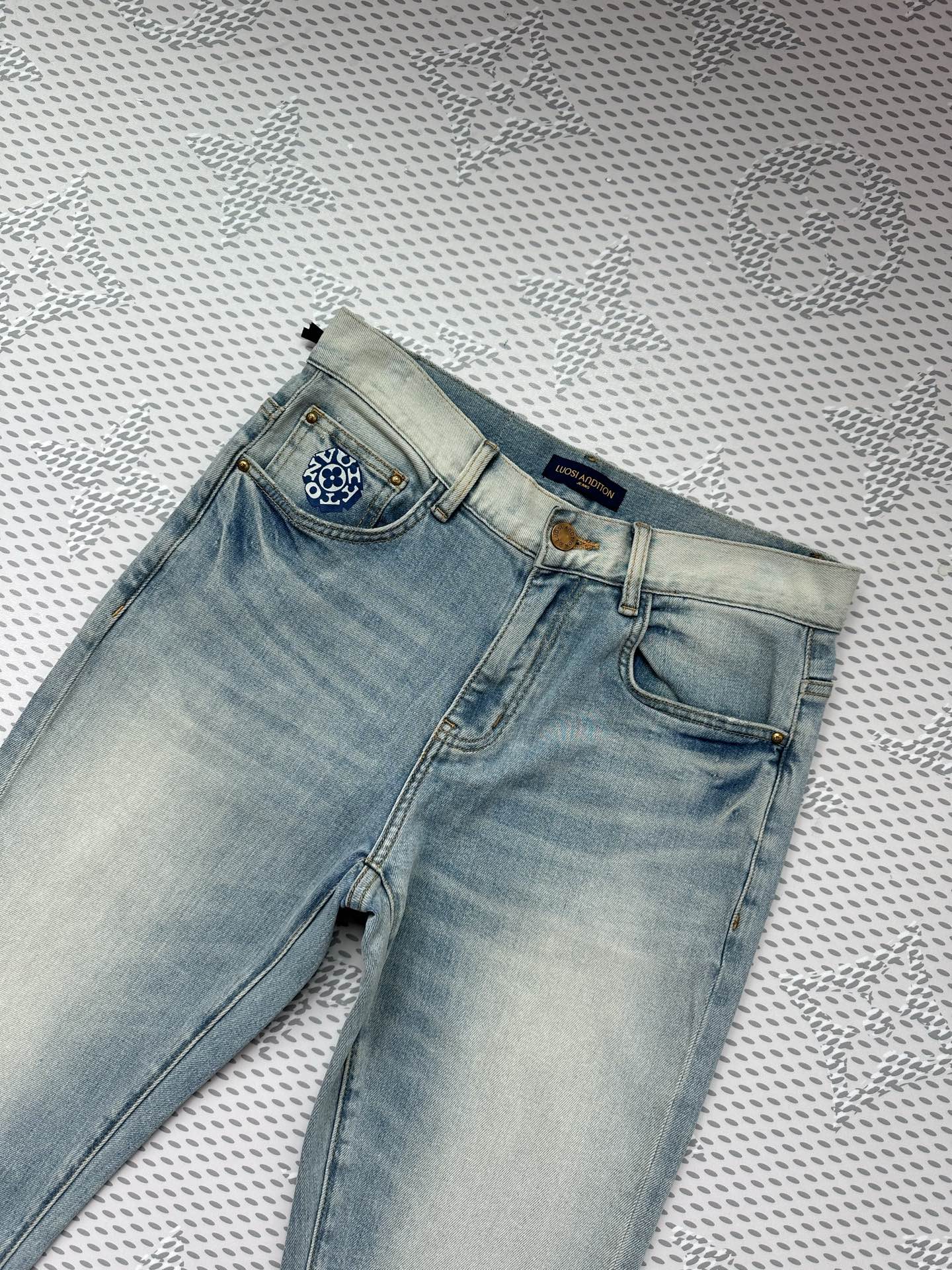 春夏新品🔥独家【首创】❤️原单品质🍒 爆款🔥牛仔裤👖超级定制款，原版五金，超级重工工艺，版型超赞👍细节做