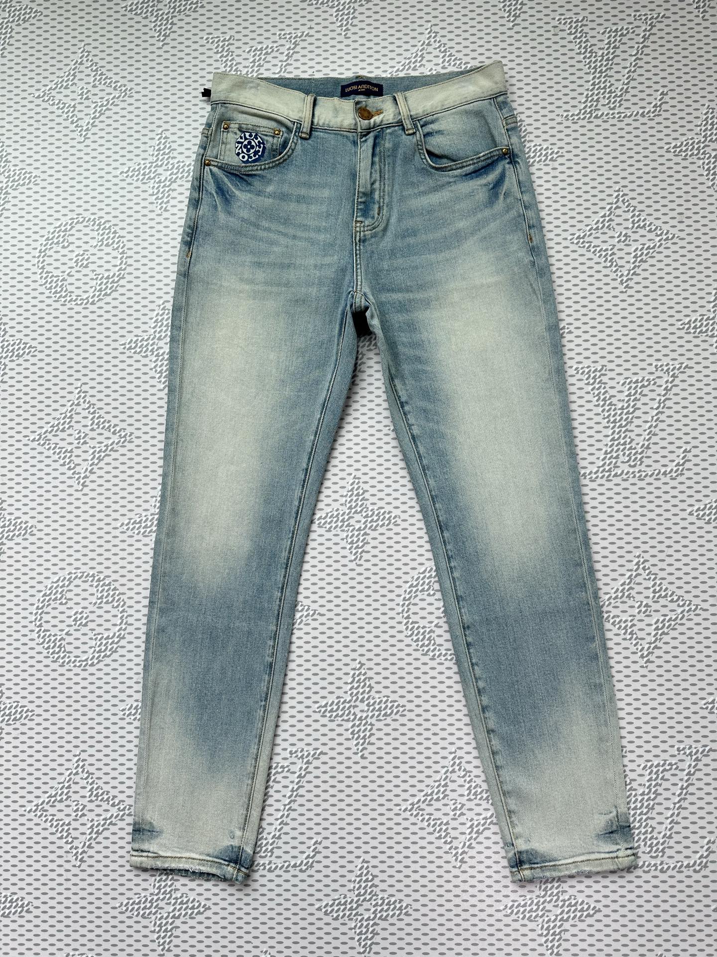 春夏新品🔥独家【首创】❤️原单品质🍒 爆款🔥牛仔裤👖超级定制款，原版五金，超级重工工艺，版型超赞👍细节做