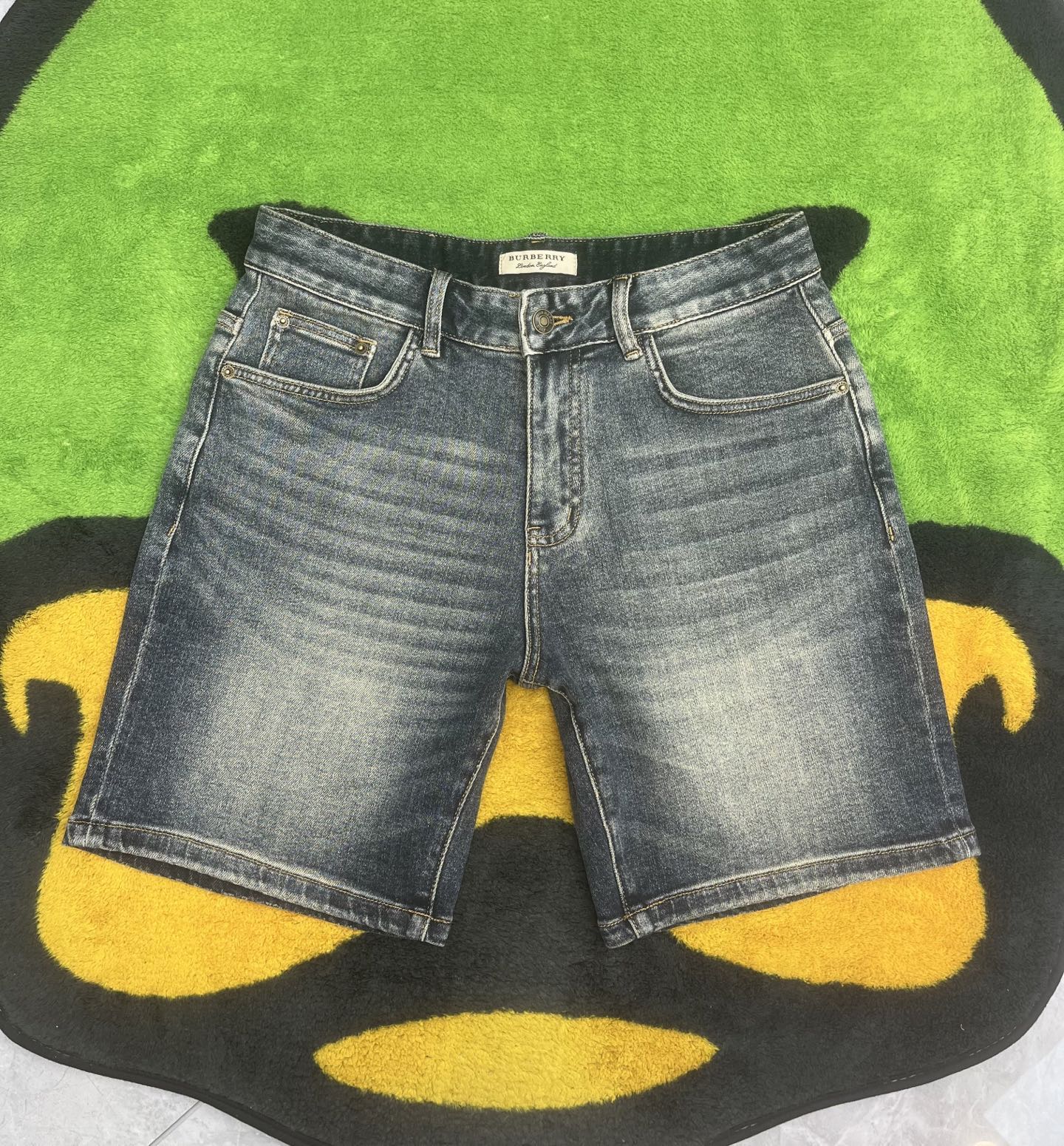 ￼ ￼ ￼ ￼ ￼ 🩳🤠牛仔💥短裤💥春夏🔥新款现货上市 🔥🔥 原单爆款，超级定制款，原版五金，超级重工工