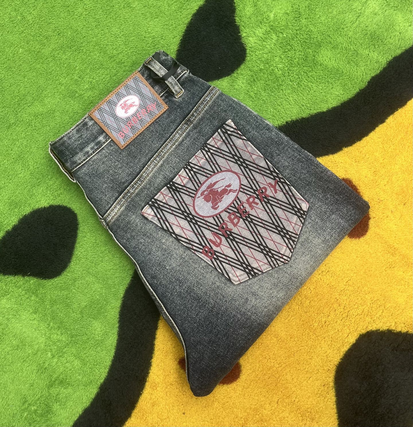 ￼ ￼ ￼ ￼ ￼ 🩳🤠牛仔💥短裤💥春夏🔥新款现货上市 🔥🔥 原单爆款，超级定制款，原版五金，超级重工工