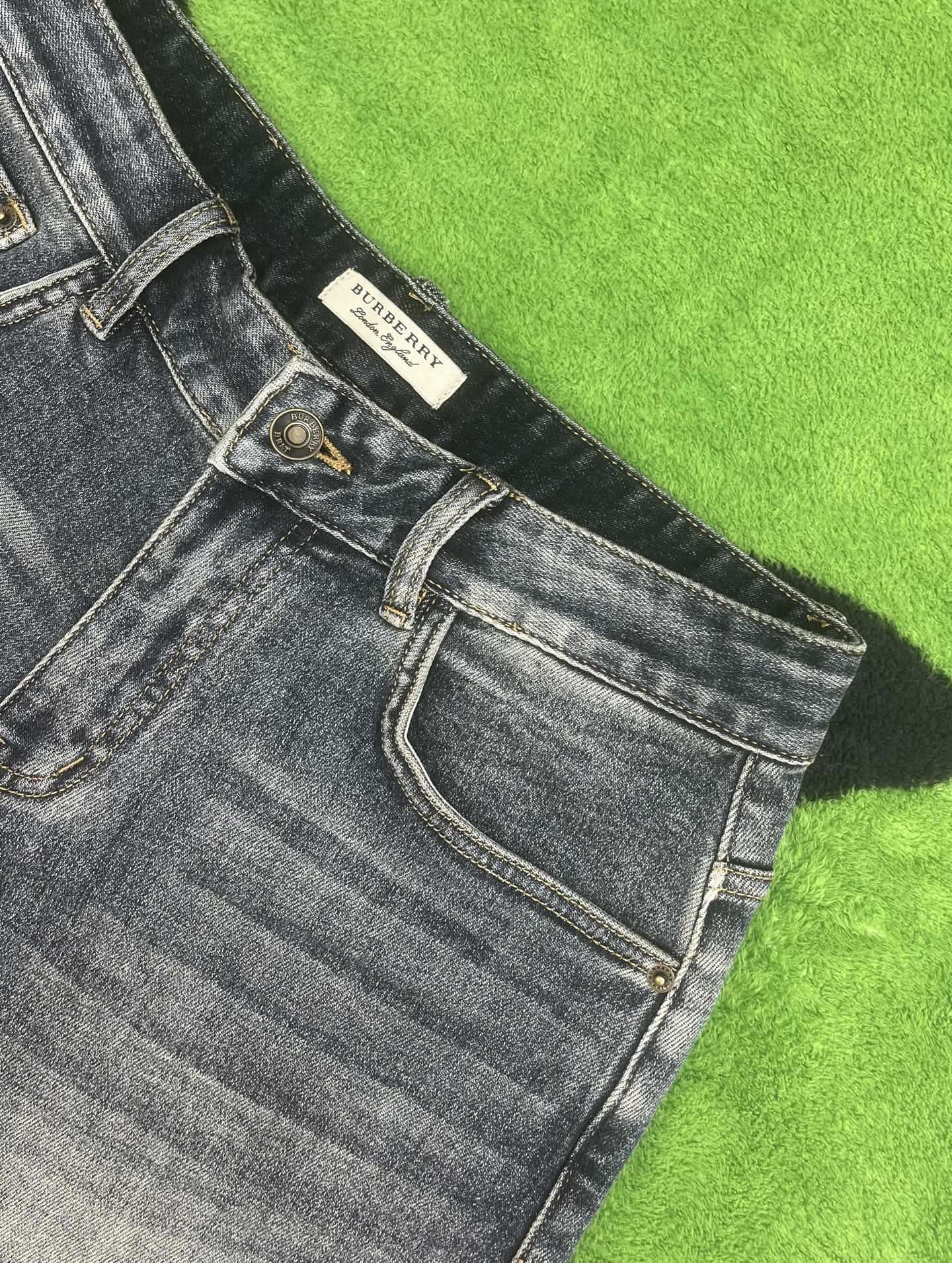 ￼ ￼ ￼ ￼ ￼ 🩳🤠牛仔💥短裤💥春夏🔥新款现货上市 🔥🔥 原单爆款，超级定制款，原版五金，超级重工工