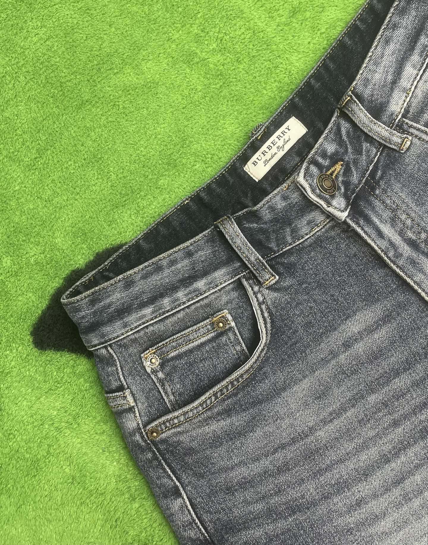 ￼ ￼ ￼ ￼ ￼ 🩳🤠牛仔💥短裤💥春夏🔥新款现货上市 🔥🔥 原单爆款，超级定制款，原版五金，超级重工工