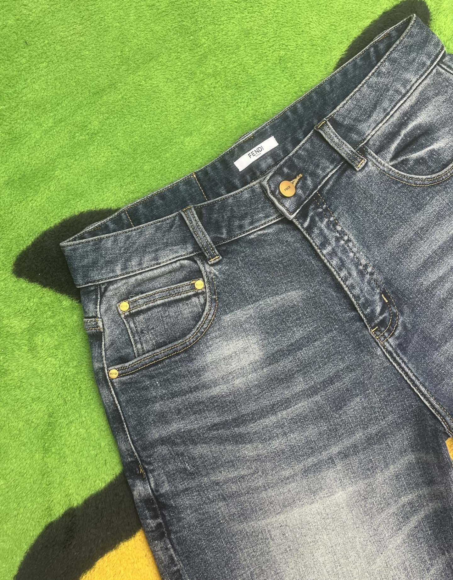 ￼ ￼ ￼ ￼ ￼ ￼ ￼ 🩳🤠牛仔💥短裤💥春夏🔥新款现货上市 🔥🔥 原单爆款，超级定制款，原版五金，超