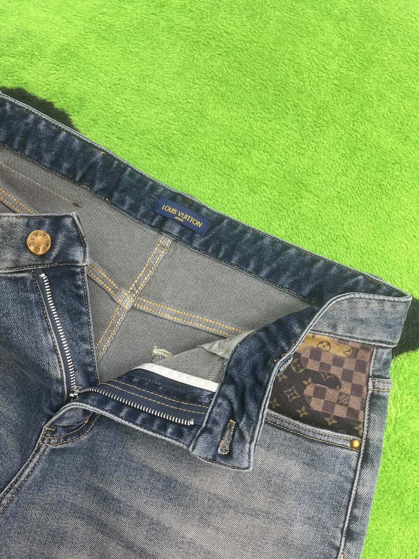 ￼ ￼ ￼ ￼ ￼ ￼ ￼ 🩳🤠牛仔💥短裤💥春夏🔥新款现货上市 🔥🔥 原单爆款，超级定制款，原版五金，超