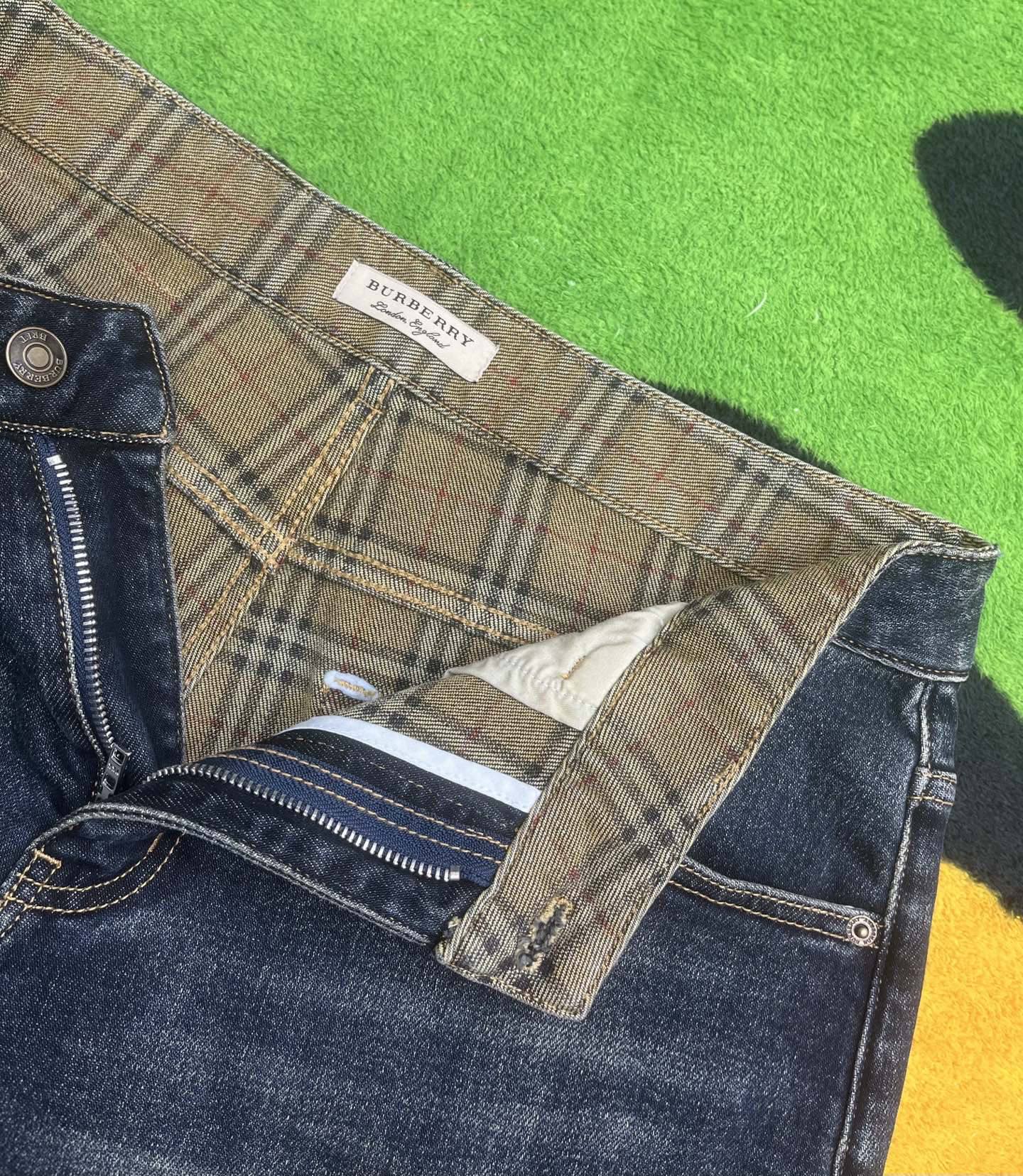 ￼ ￼ ￼ ￼ ￼ ￼ ￼ 🩳🤠牛仔💥短裤💥春夏🔥新款现货上市 🔥🔥 原单爆款，超级定制款，原版五金，超