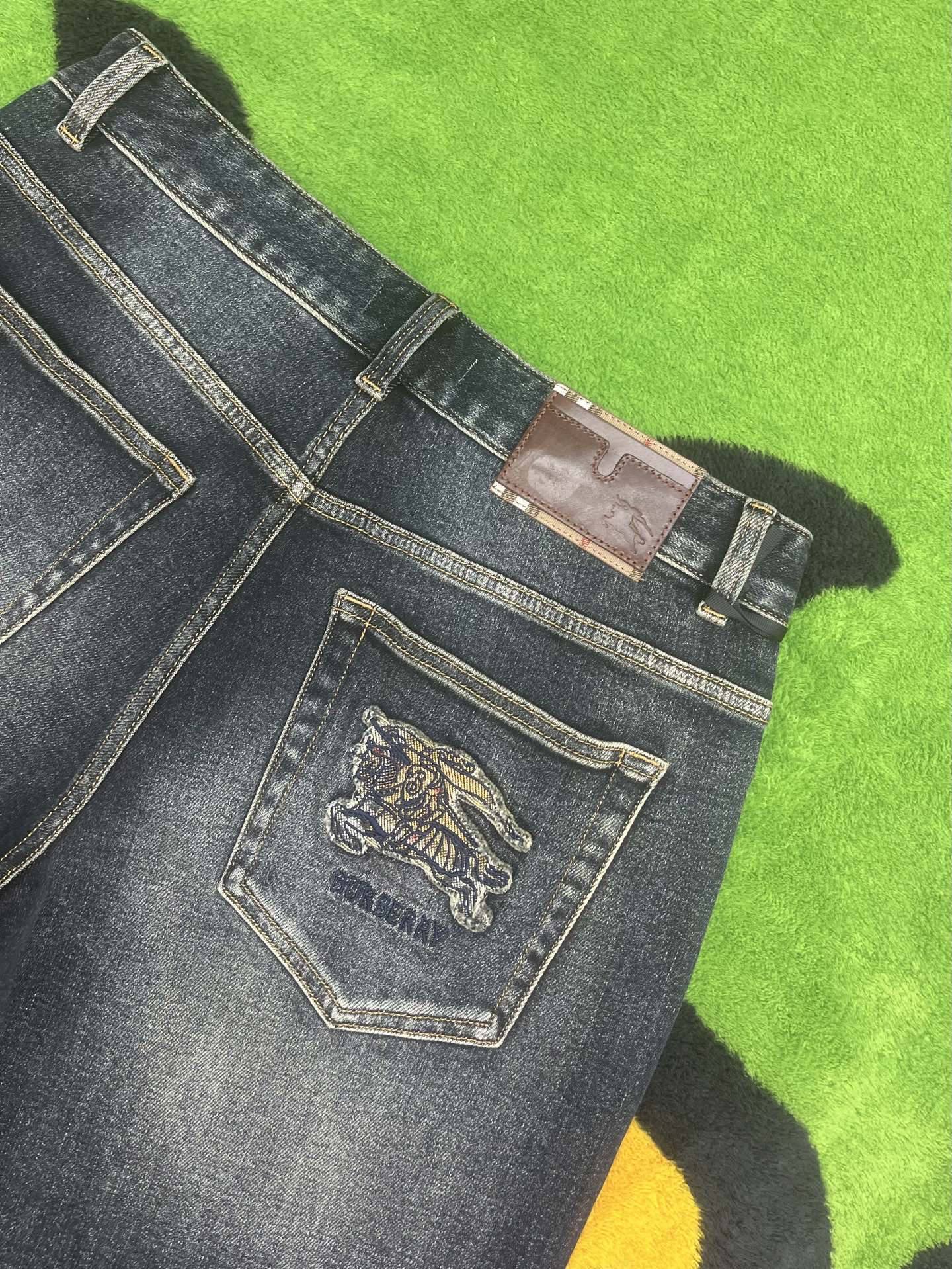 ￼ ￼ ￼ ￼ ￼ ￼ ￼ 🩳🤠牛仔💥短裤💥春夏🔥新款现货上市 🔥🔥 原单爆款，超级定制款，原版五金，超