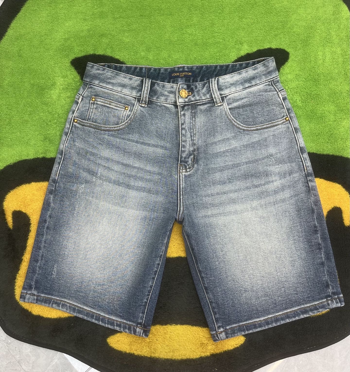 ￼ ￼ ￼ ￼ ￼ ￼ ￼ 🩳🤠牛仔💥短裤💥春夏💥 🔥新款现货上市 🔥🔥 原单爆款，超级定制款，原版五金