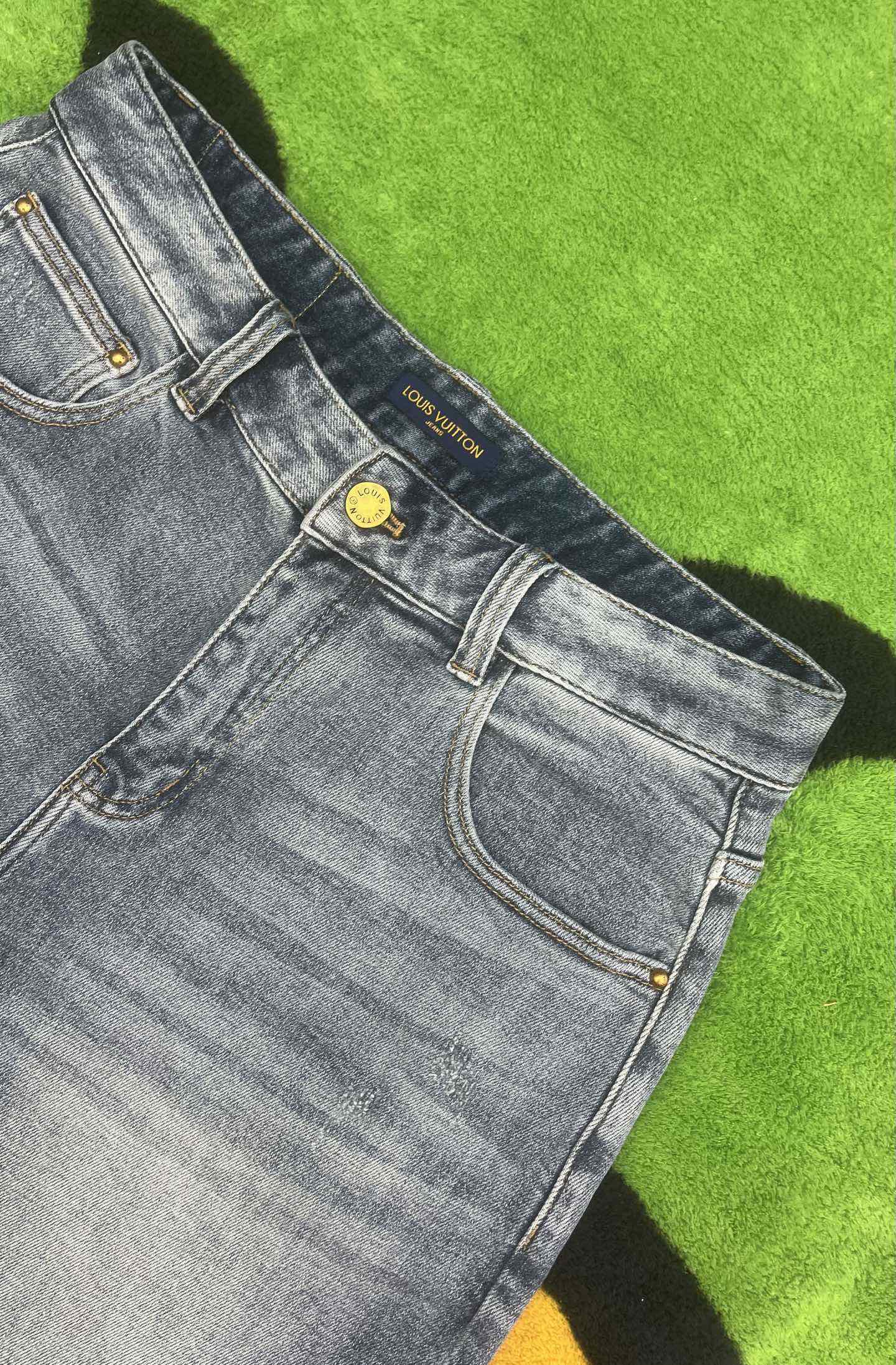 ￼ ￼ ￼ ￼ ￼ ￼ ￼ 🩳🤠牛仔💥短裤💥春夏💥 🔥新款现货上市 🔥🔥 原单爆款，超级定制款，原版五金