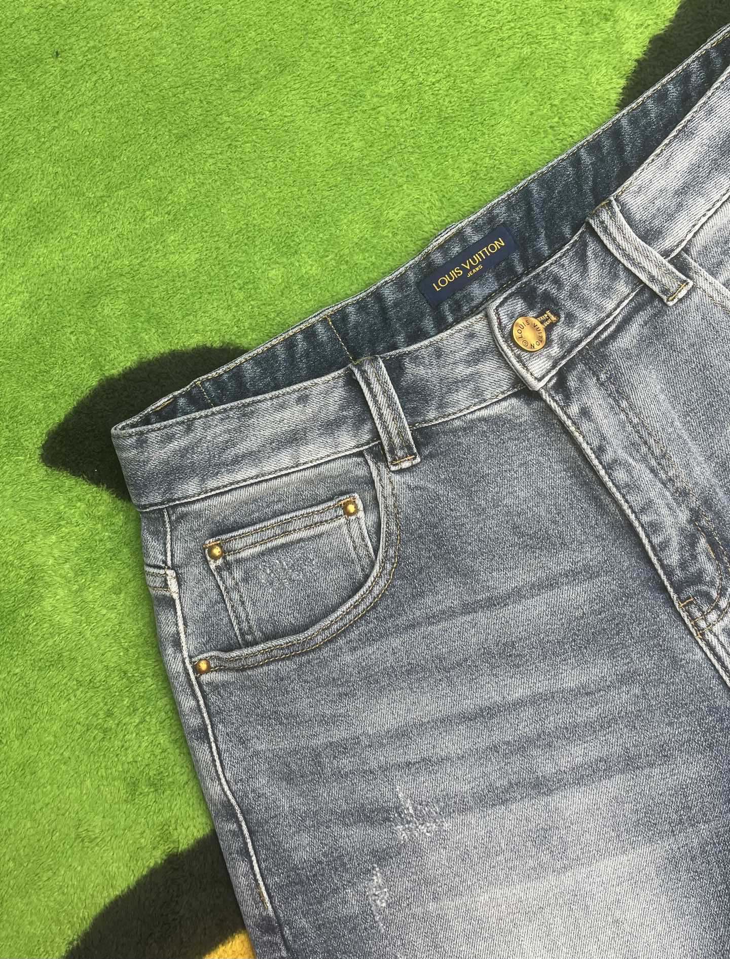 ￼ ￼ ￼ ￼ ￼ ￼ ￼ 🩳🤠牛仔💥短裤💥春夏💥 🔥新款现货上市 🔥🔥 原单爆款，超级定制款，原版五金