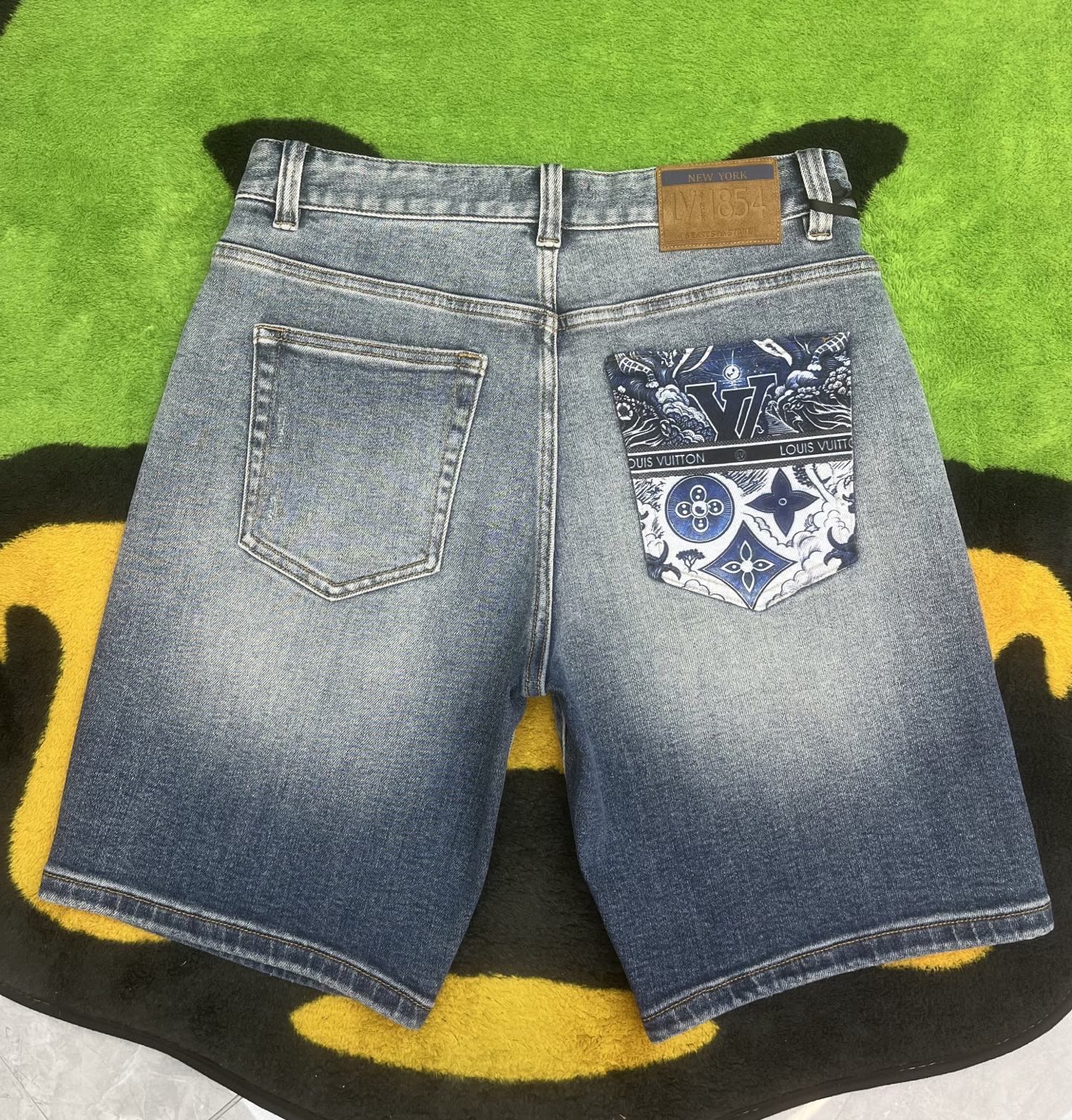 ￼ ￼ ￼ ￼ ￼ ￼ ￼ 🩳🤠牛仔💥短裤💥春夏💥 🔥新款现货上市 🔥🔥 原单爆款，超级定制款，原版五金