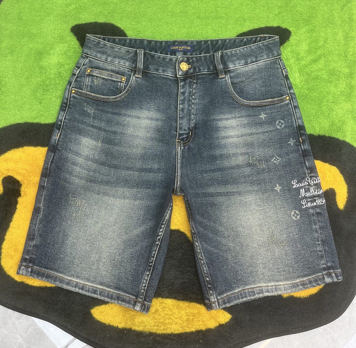 ￼ ￼ ￼ ￼ ￼ ￼ ￼ 🩳🤠牛仔💥短裤💥春夏💥 🔥新款现货上市 🔥🔥 原单爆款，超级定制款，原版五金