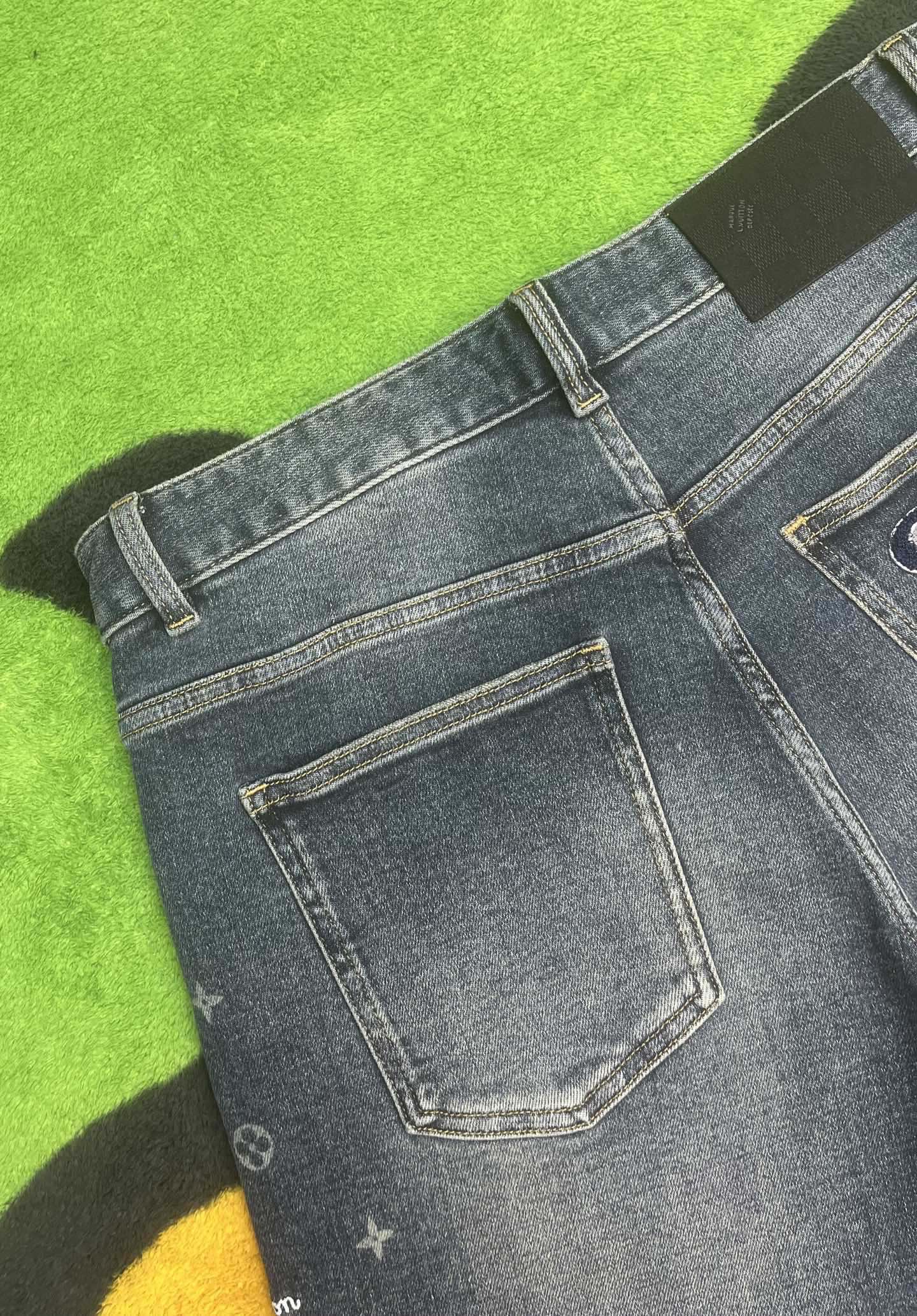 ￼ ￼ ￼ ￼ ￼ ￼ ￼ 🩳🤠牛仔💥短裤💥春夏💥 🔥新款现货上市 🔥🔥 原单爆款，超级定制款，原版五金