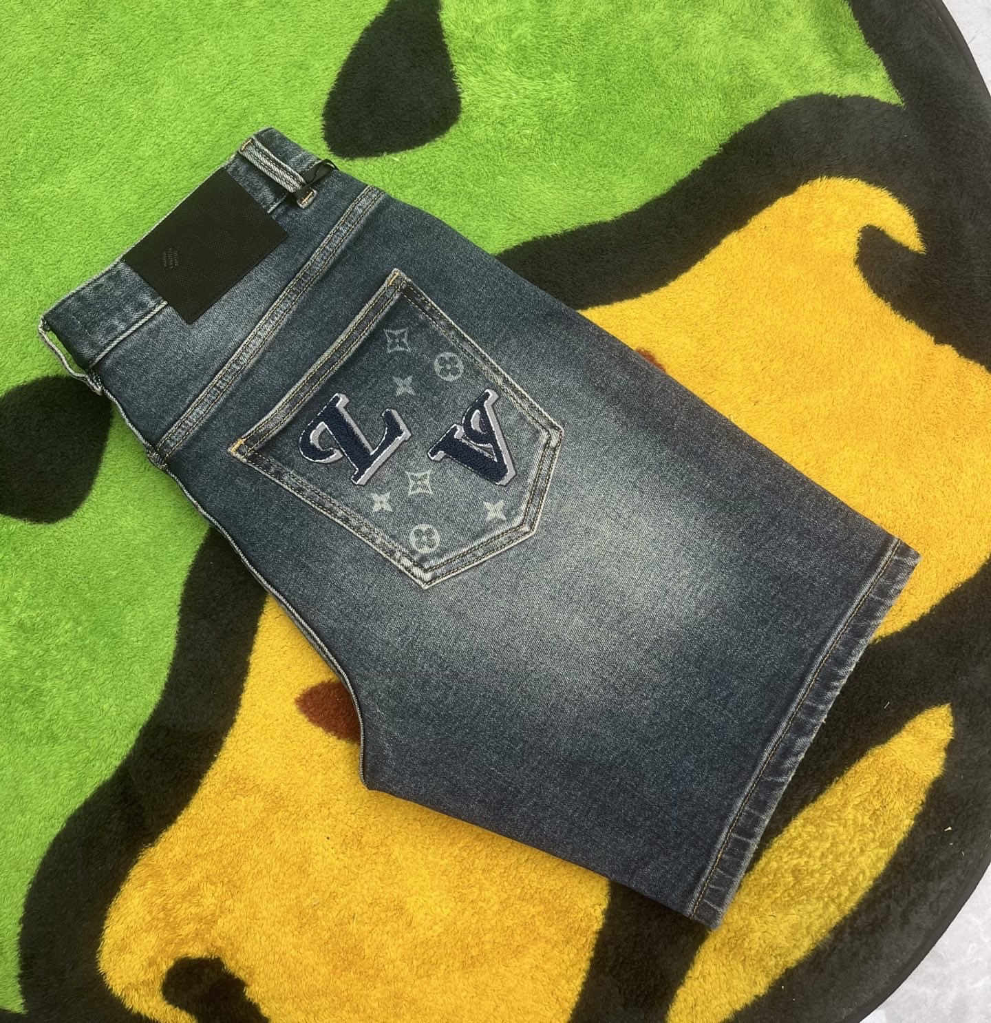 ￼ ￼ ￼ ￼ ￼ ￼ ￼ 🩳🤠牛仔💥短裤💥春夏💥 🔥新款现货上市 🔥🔥 原单爆款，超级定制款，原版五金