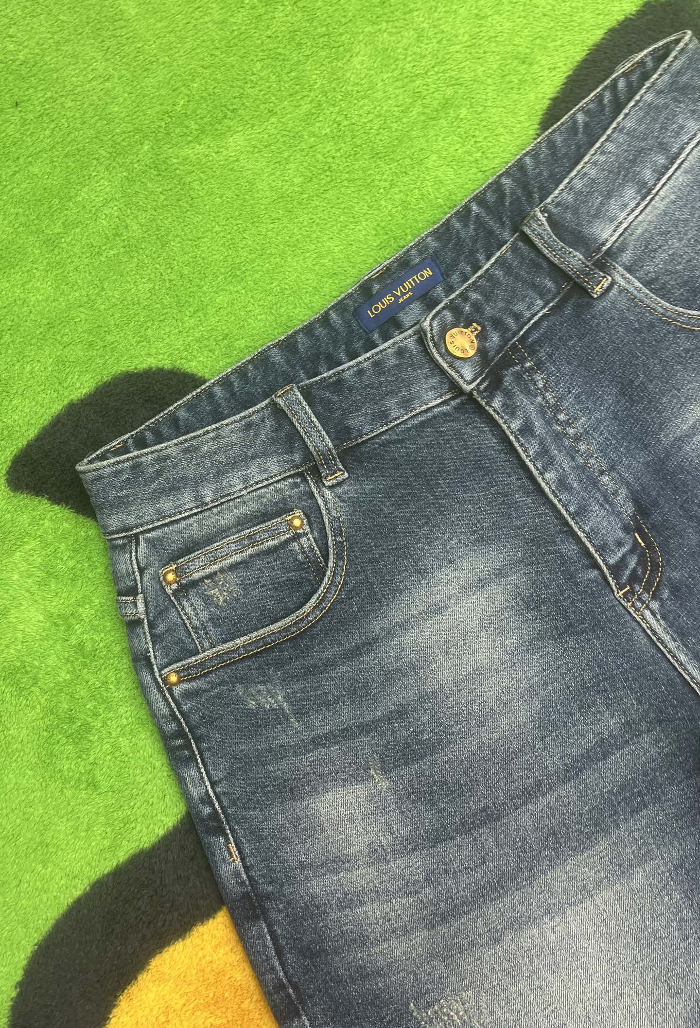 ￼ ￼ ￼ ￼ ￼ ￼ ￼ 🩳🤠牛仔💥短裤💥春夏💥 🔥新款现货上市 🔥🔥 原单爆款，超级定制款，原版五金