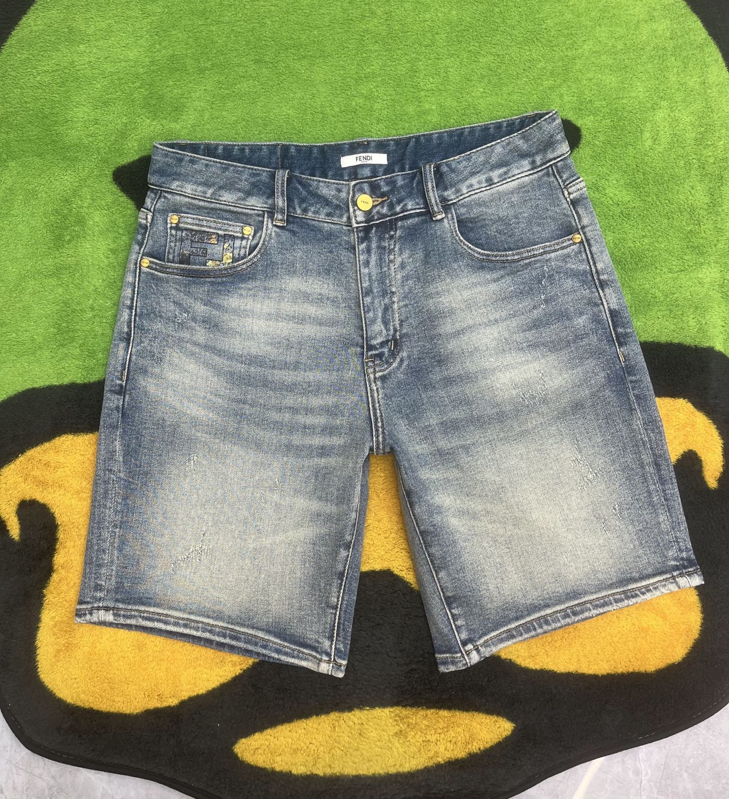 ￼ ￼ ￼ ￼ ￼ ￼ ￼ 🩳🤠牛仔💥短裤💥春夏💥 🔥新款现货上市 🔥🔥 原单爆款，超级定制款，原版五金