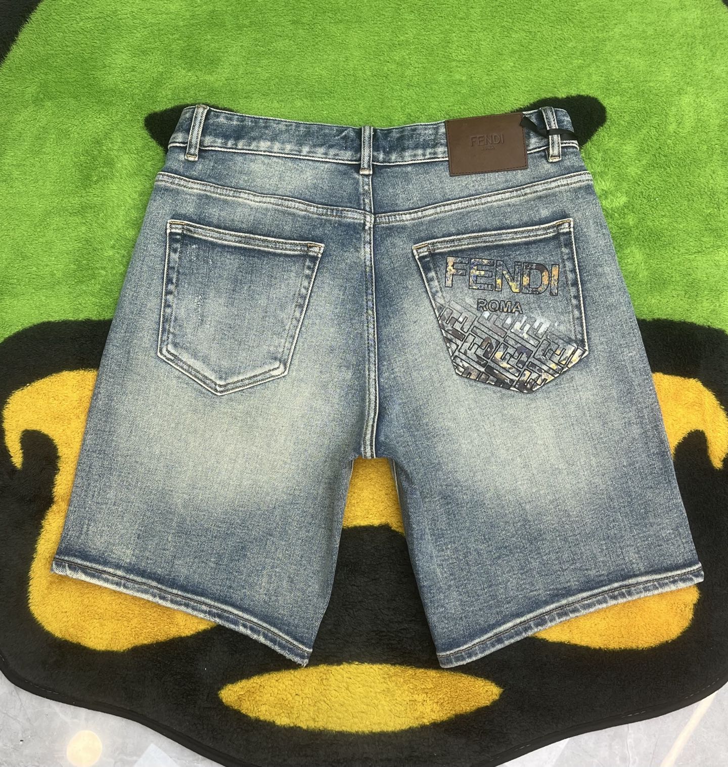 ￼ ￼ ￼ ￼ ￼ ￼ ￼ 🩳🤠牛仔💥短裤💥春夏💥 🔥新款现货上市 🔥🔥 原单爆款，超级定制款，原版五金