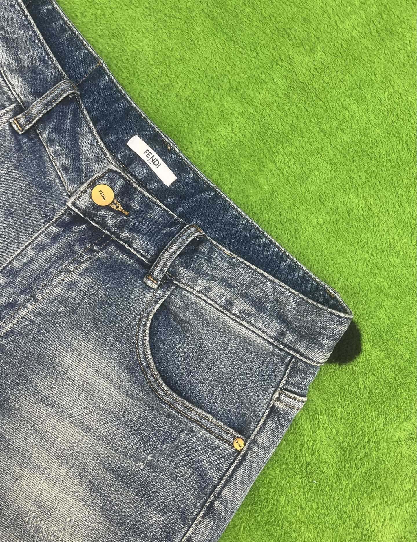 ￼ ￼ ￼ ￼ ￼ ￼ ￼ 🩳🤠牛仔💥短裤💥春夏💥 🔥新款现货上市 🔥🔥 原单爆款，超级定制款，原版五金