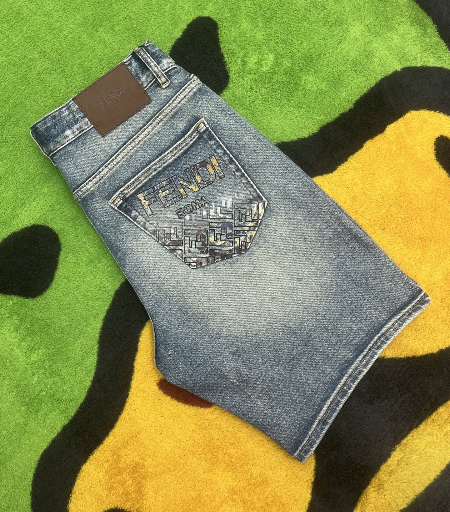 ￼ ￼ ￼ ￼ ￼ ￼ ￼ 🩳🤠牛仔💥短裤💥春夏💥 🔥新款现货上市 🔥🔥 原单爆款，超级定制款，原版五金