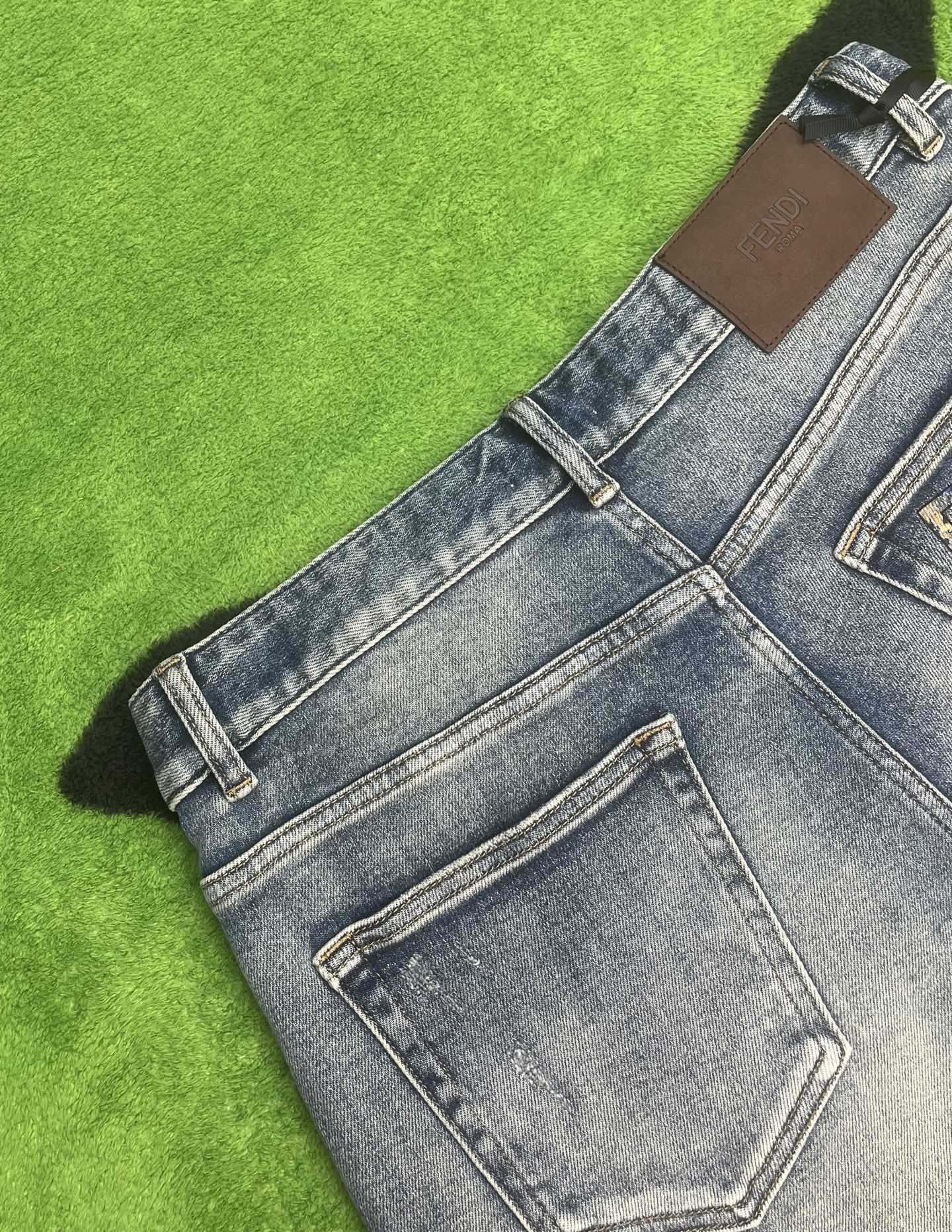 ￼ ￼ ￼ ￼ ￼ ￼ ￼ 🩳🤠牛仔💥短裤💥春夏💥 🔥新款现货上市 🔥🔥 原单爆款，超级定制款，原版五金