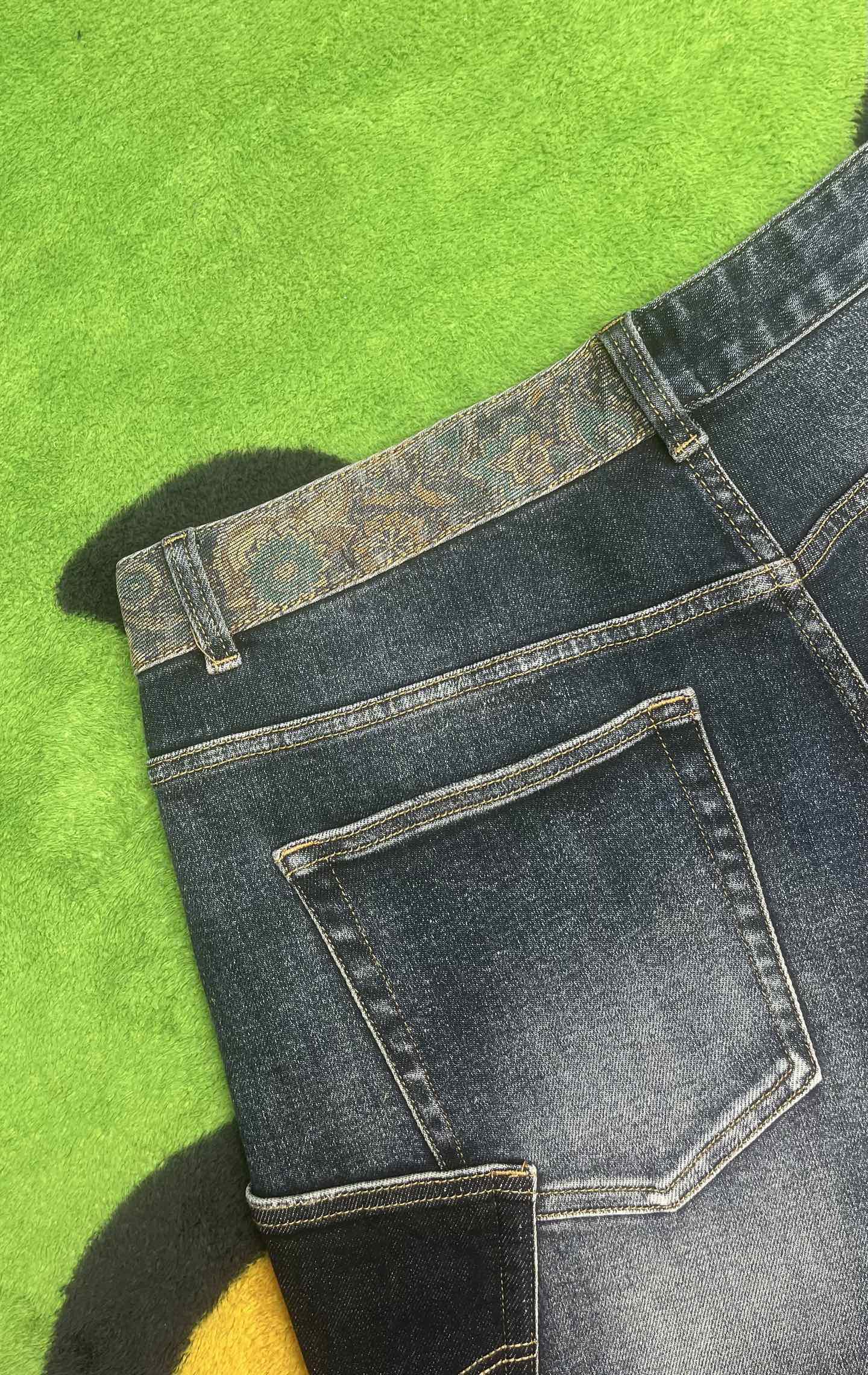 ￼ ￼ ￼ ￼ ￼ ￼ ￼ 🩳🤠牛仔💥短裤💥春夏💥 🔥新款现货上市 🔥🔥 原单爆款，超级定制款，原版五金