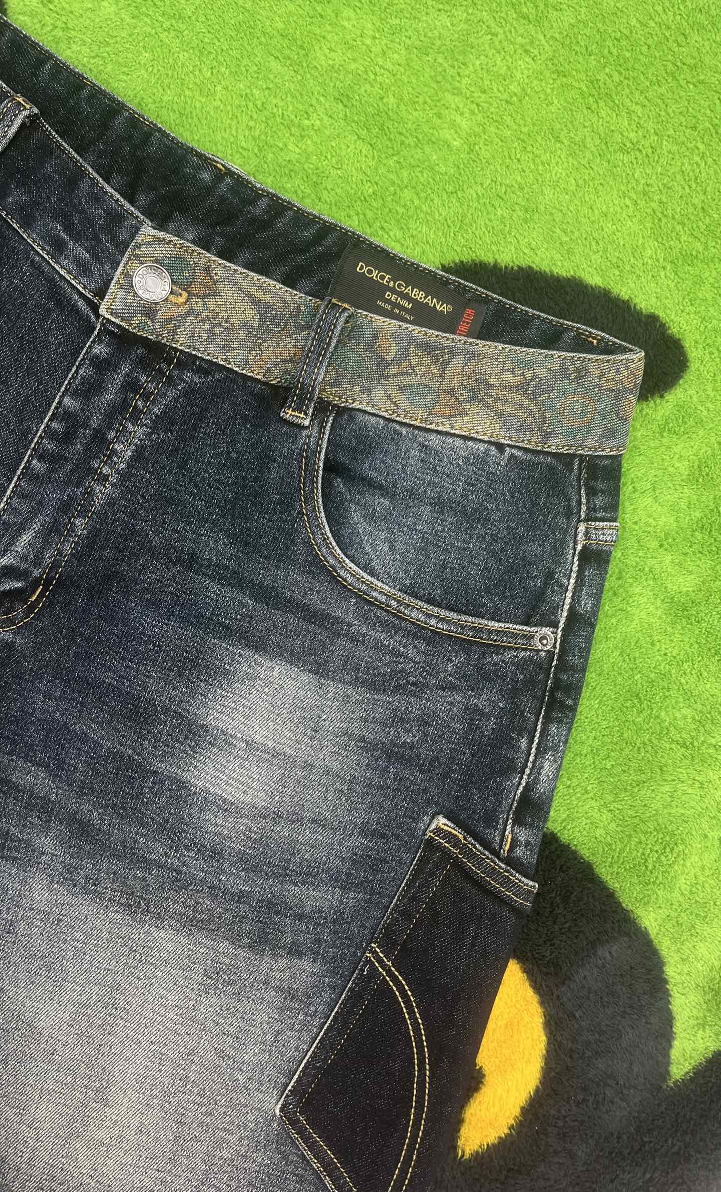 ￼ ￼ ￼ ￼ ￼ ￼ ￼ 🩳🤠牛仔💥短裤💥春夏💥 🔥新款现货上市 🔥🔥 原单爆款，超级定制款，原版五金