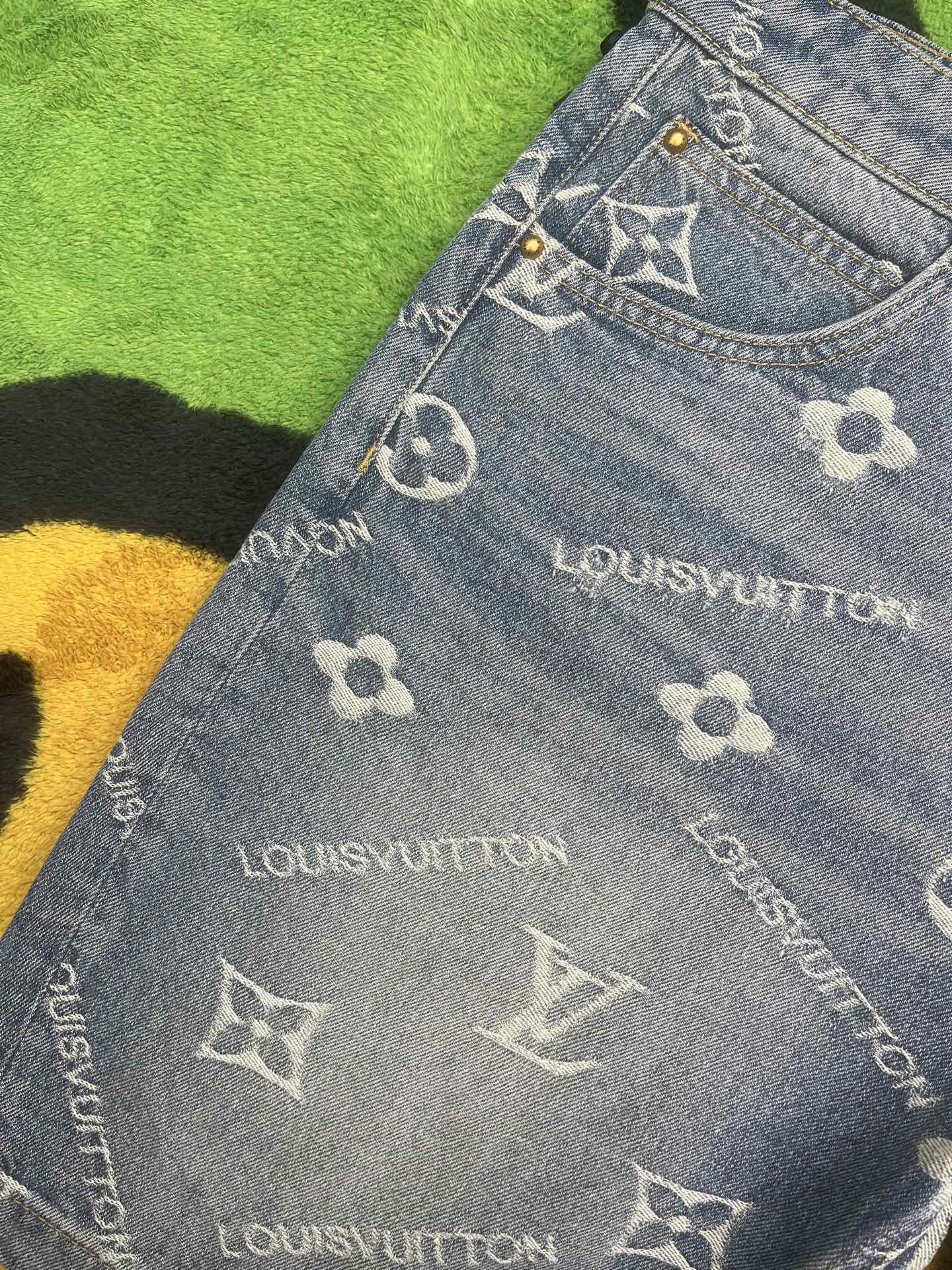 ￼ ￼ ￼ ￼ ￼ ￼ ￼ 🩳🤠牛仔💥短裤💥春夏💥 🔥新款现货上市 🔥🔥 原单爆款，超级定制款，原版五金