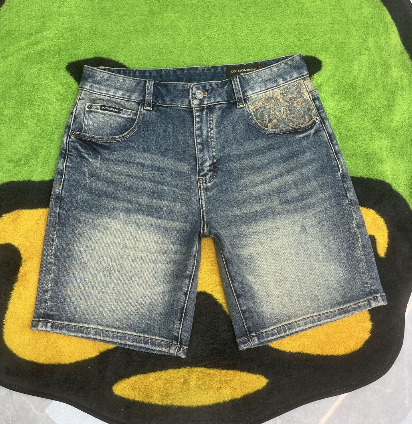 ￼ ￼ ￼ ￼ ￼ ￼ ￼ 🩳🤠牛仔💥短裤💥春夏💥 🔥新款现货上市 🔥🔥 原单爆款，超级定制款，原版五金